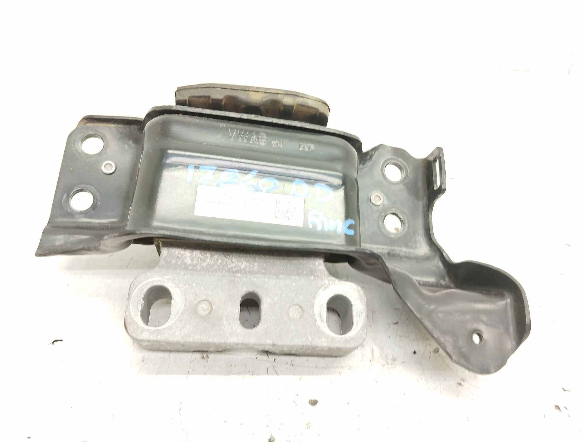 Recambio de soporte motor derecho para volkswagen polo 1.0 tsi referencia OEM IAM 2Q0199555BC  