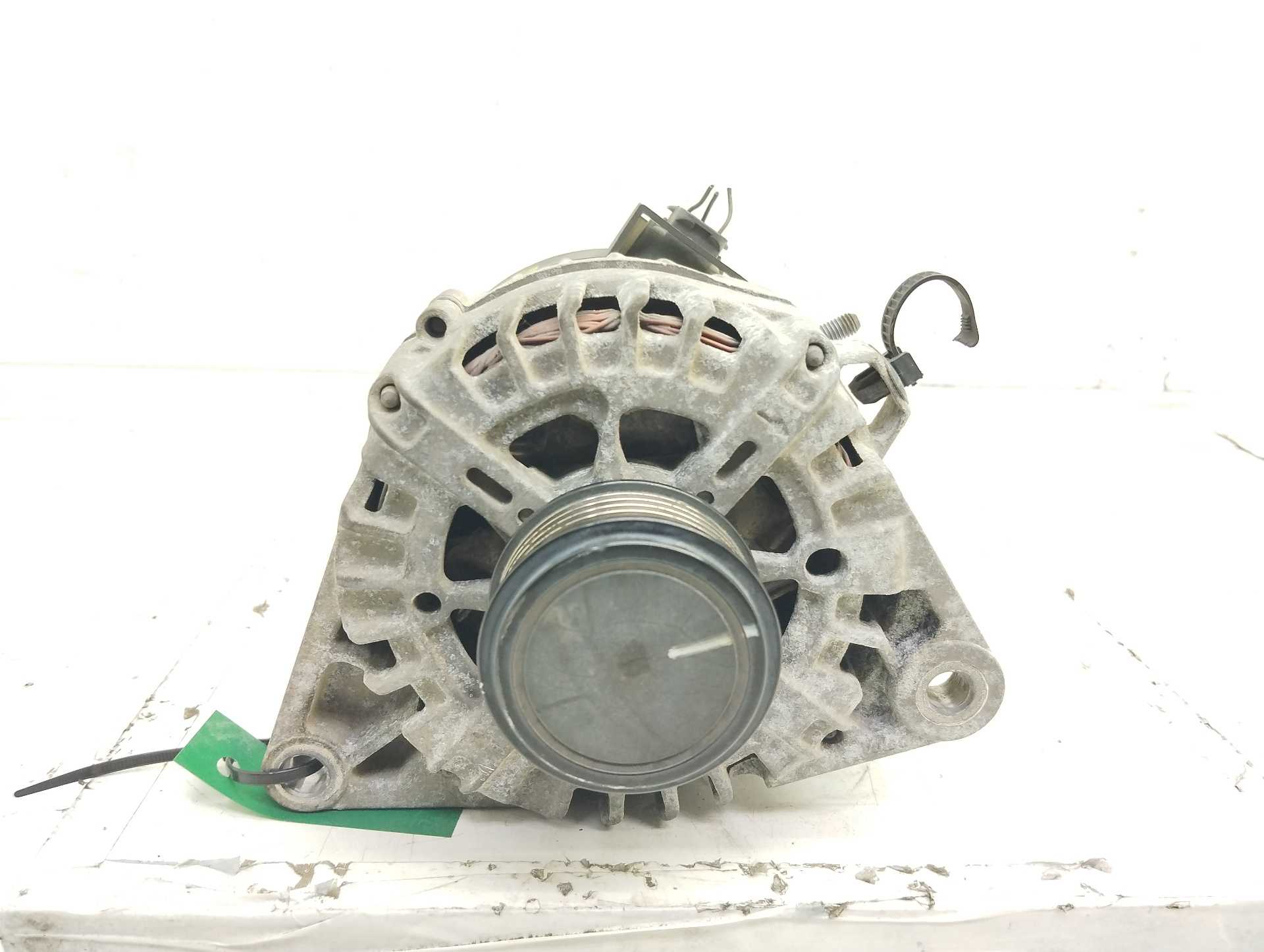 Recambio de alternador para kia cee´d business referencia OEM IAM 373002A850 2611067 