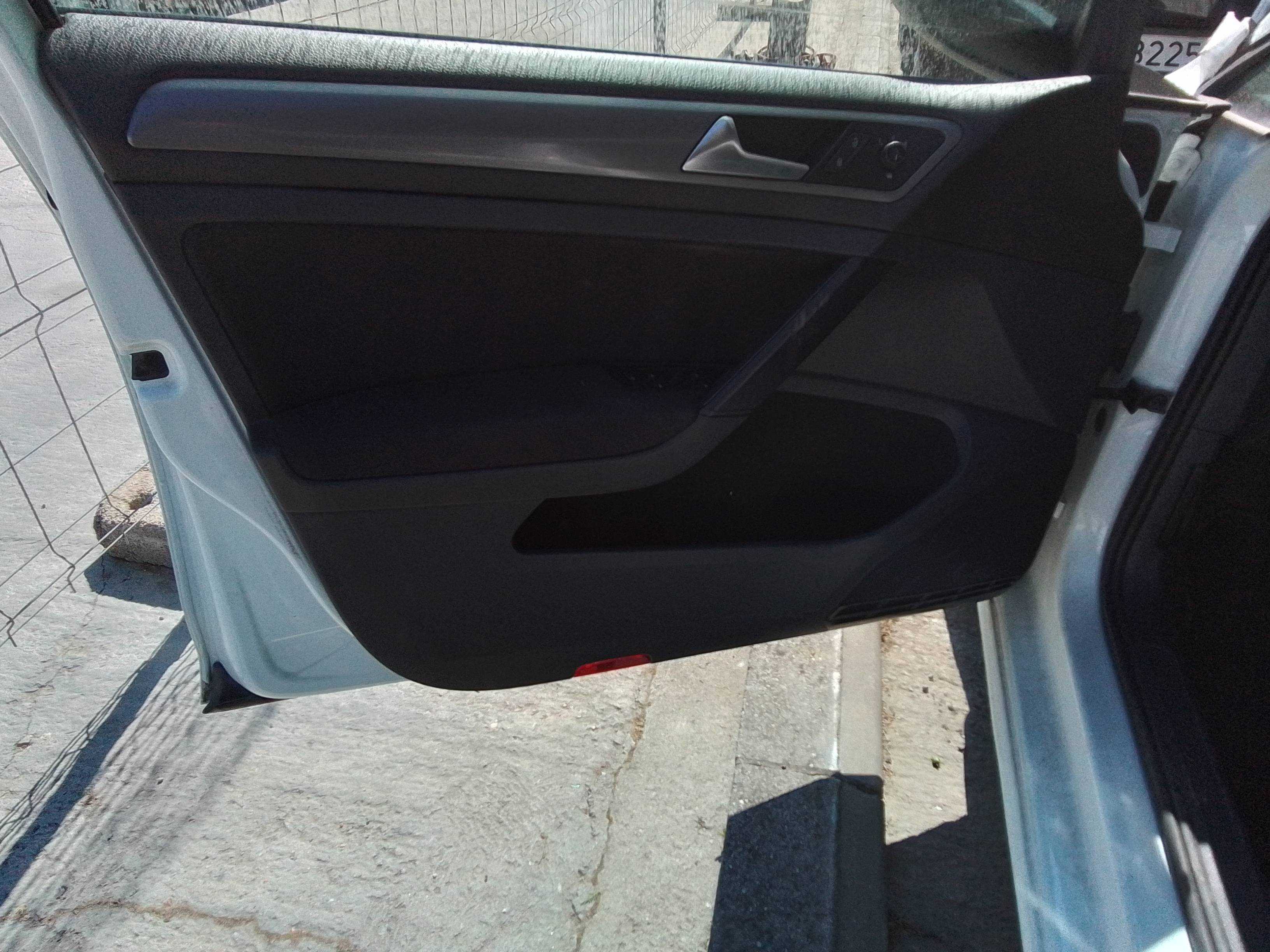 Recambio de guarnecido puerta delantera izquierda para volkswagen golf vii lim. (5g1) 1.6 tdi dpf referencia OEM IAM 5G4867011  