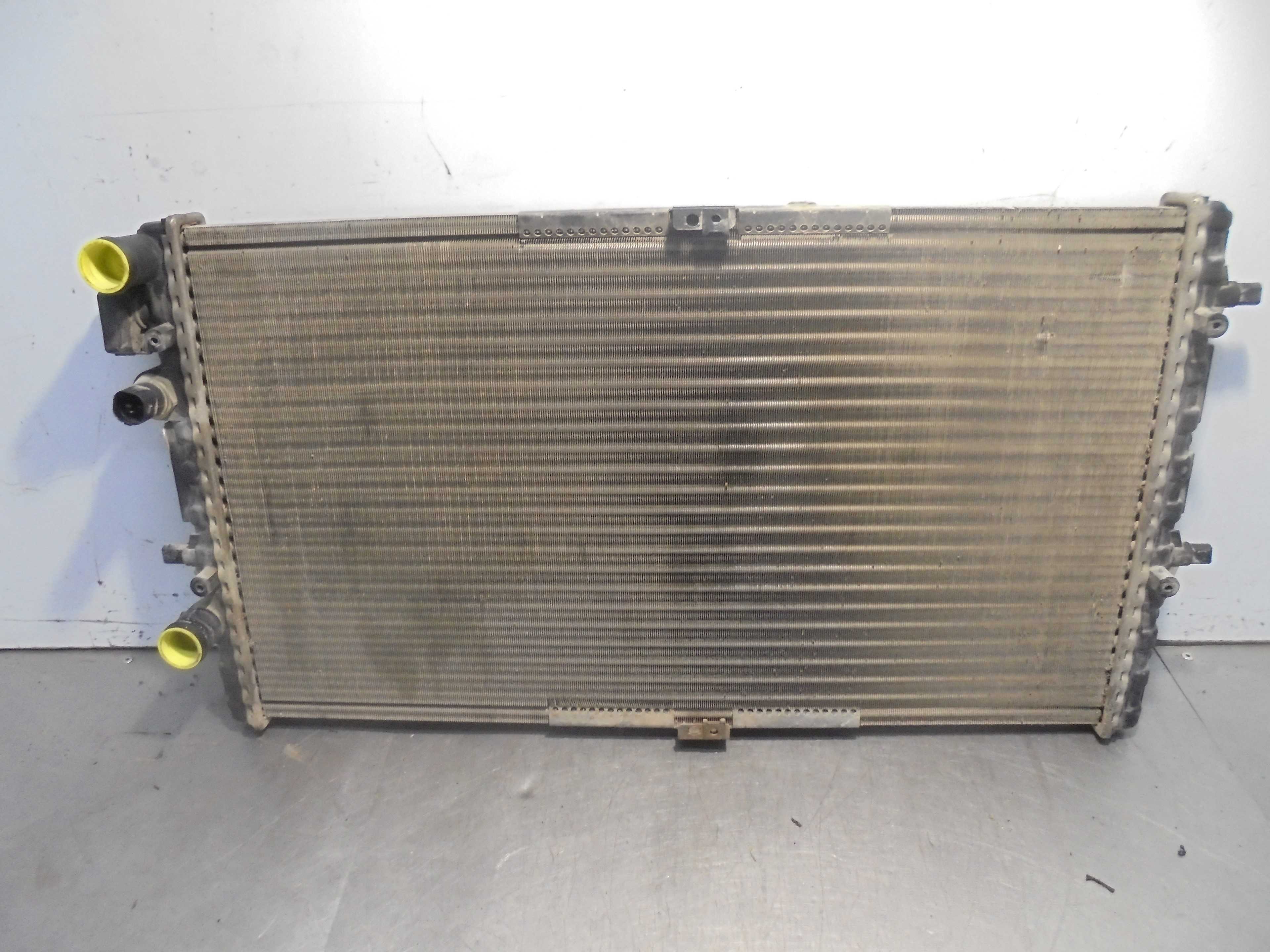 Recambio de radiador agua para seat cordoba berlina (6k2) stella referencia OEM IAM 6K0121253 BEHR 