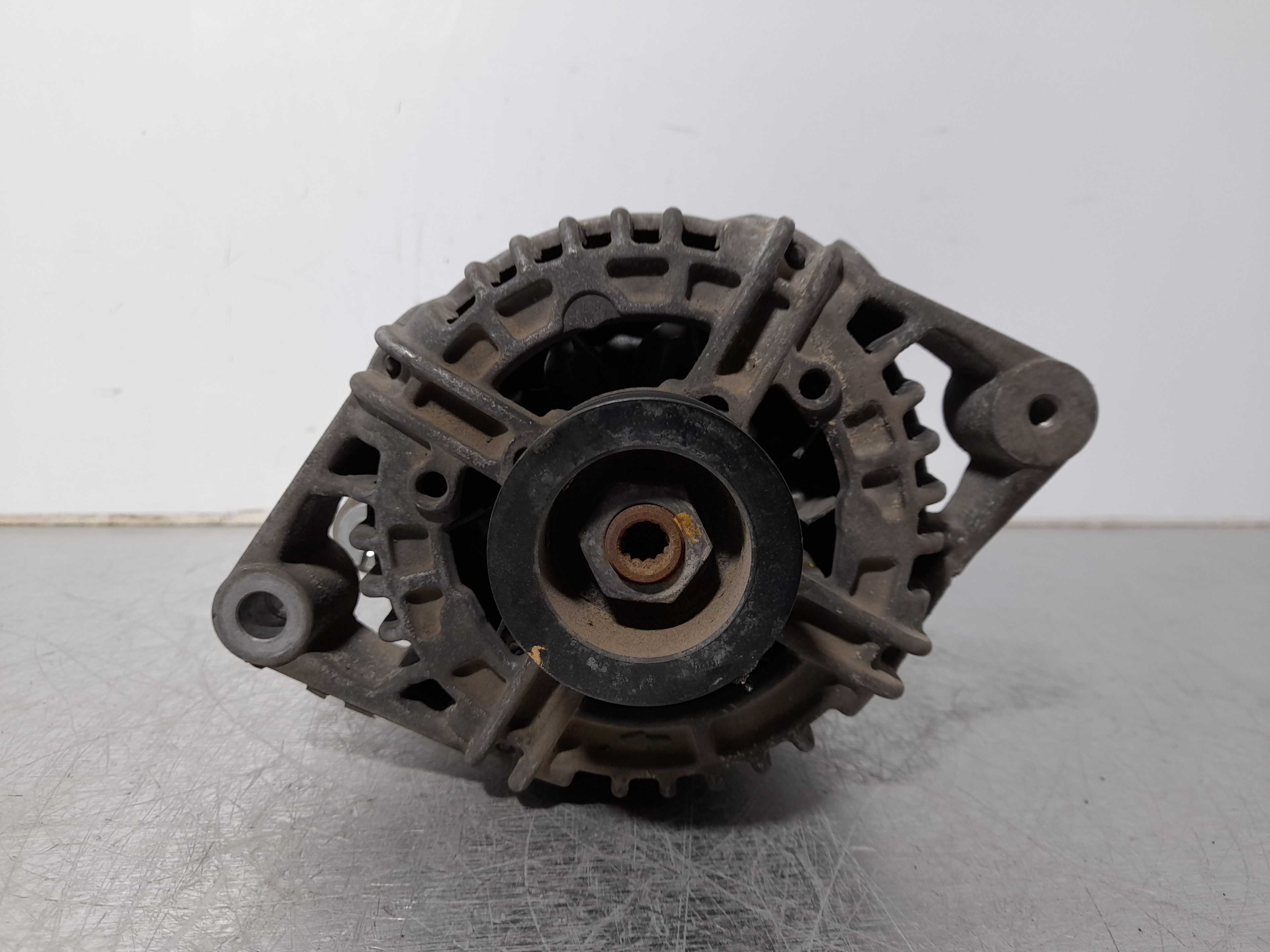 Recambio de alternador para opel vectra c berlina club referencia OEM IAM 0124425009 BOSCH 120A