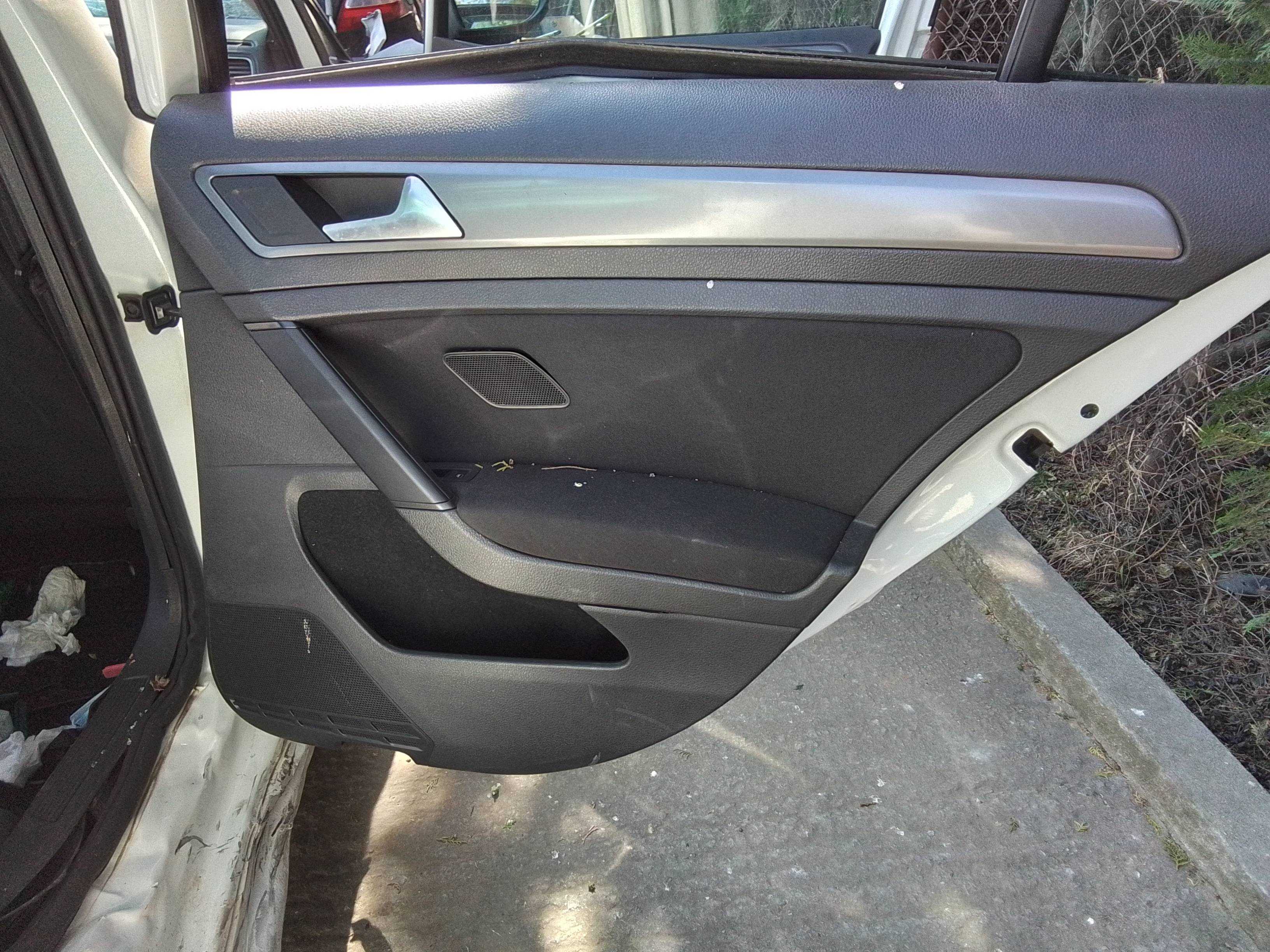 Recambio de guarnecido puerta trasera derecha para volkswagen golf vii lim. (5g1) 1.6 tdi dpf referencia OEM IAM   