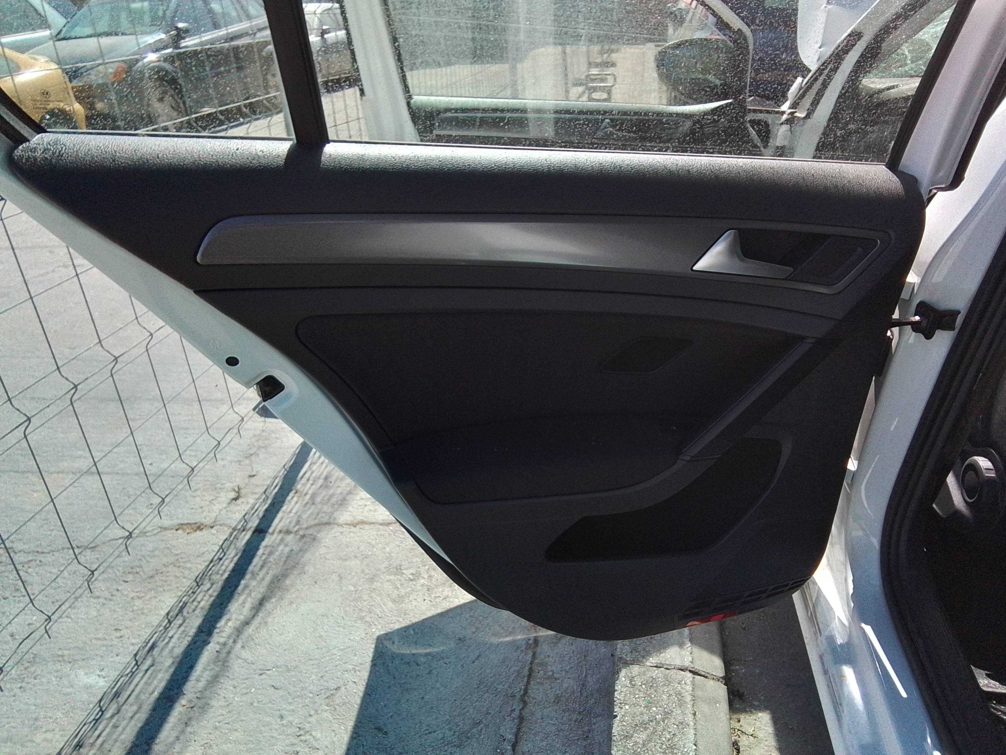 Recambio de guarnecido puerta trasera izquierda para volkswagen golf vii lim. (5g1) 1.6 tdi dpf referencia OEM IAM 5G4867211  