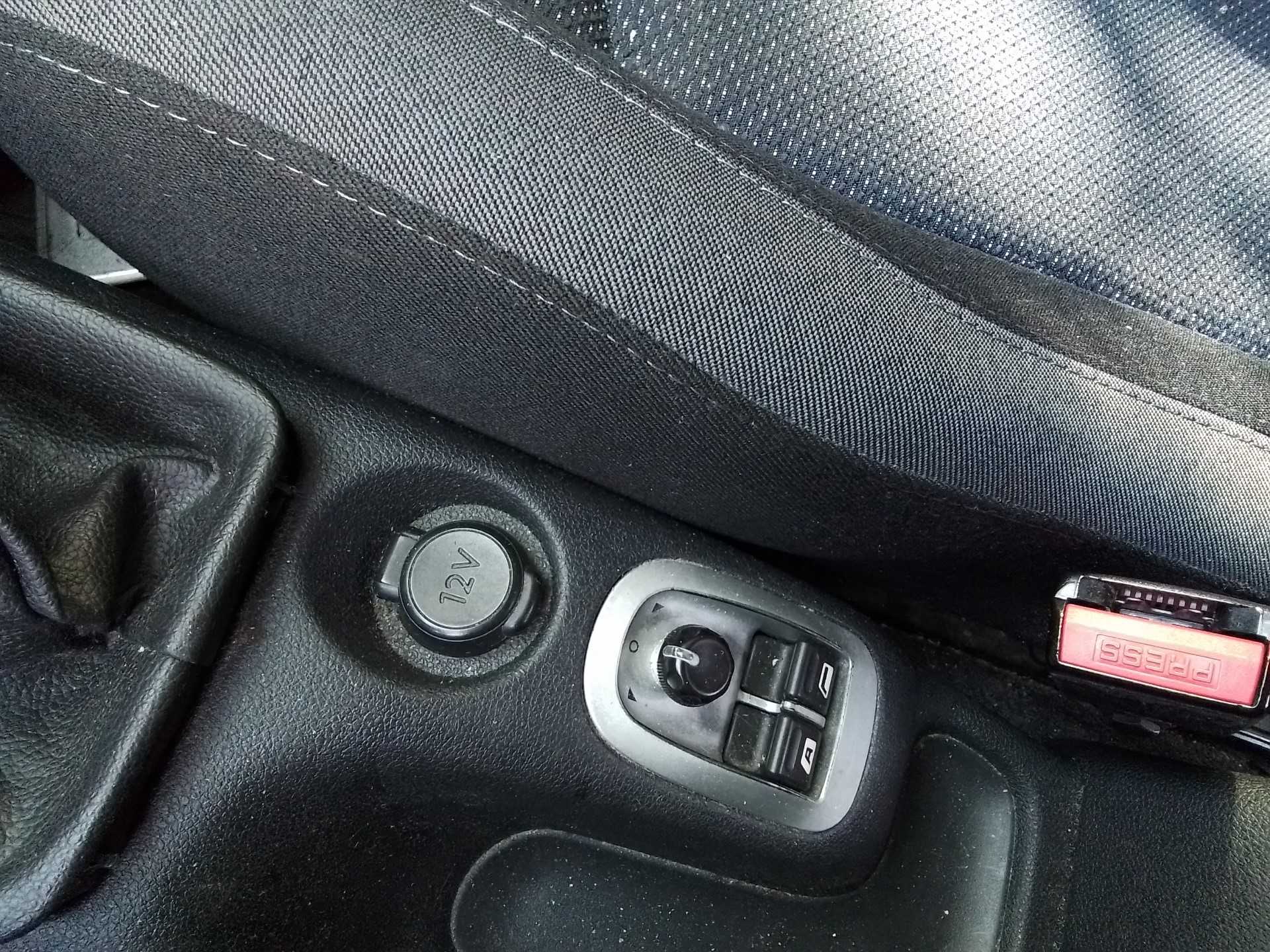 Recambio de mando elevalunas delantero derecho para peugeot 206+ 1.4 hdi referencia OEM IAM   