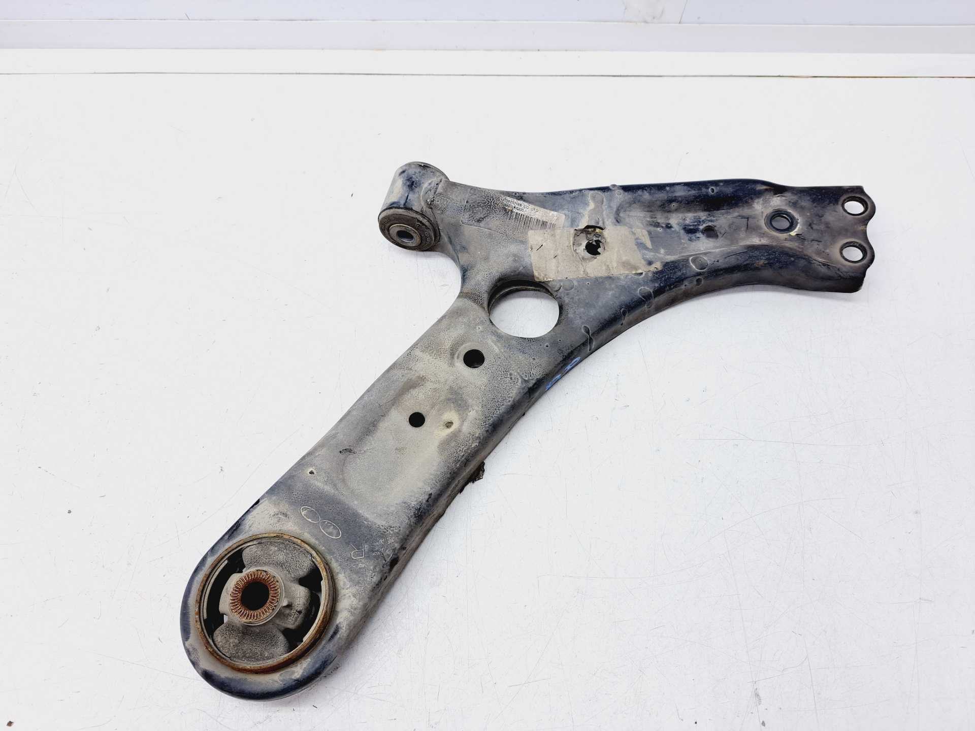 Recambio de brazo suspension inferior delantero derecho para kia cee´d business referencia OEM IAM  54501A6200 