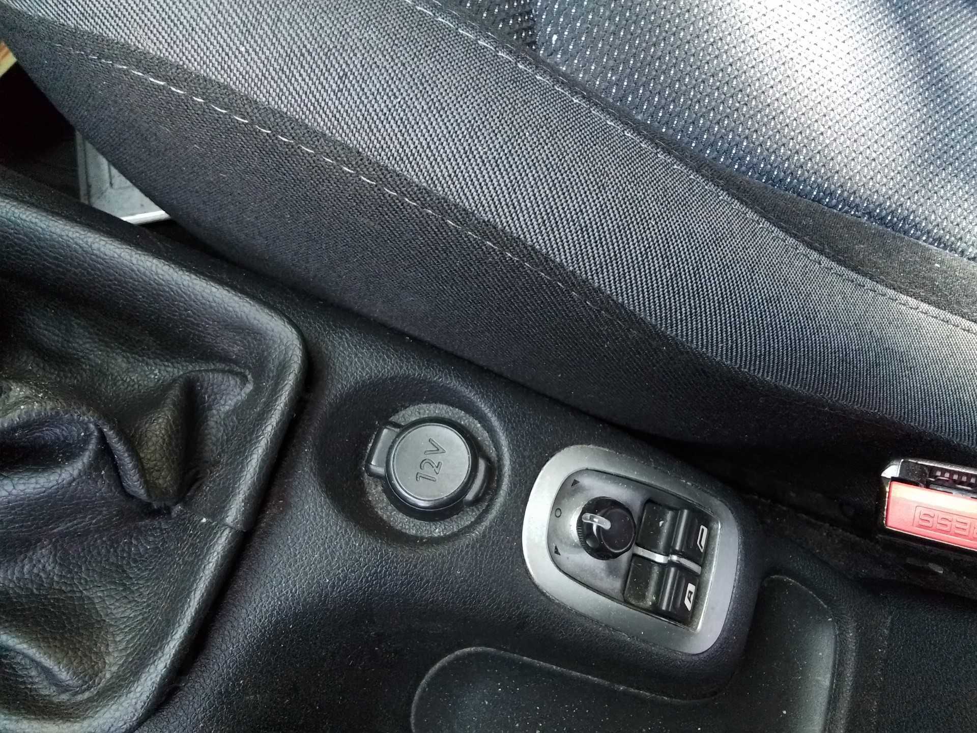 Recambio de mando elevalunas delantero izquierdo para peugeot 206+ 1.4 hdi referencia OEM IAM   