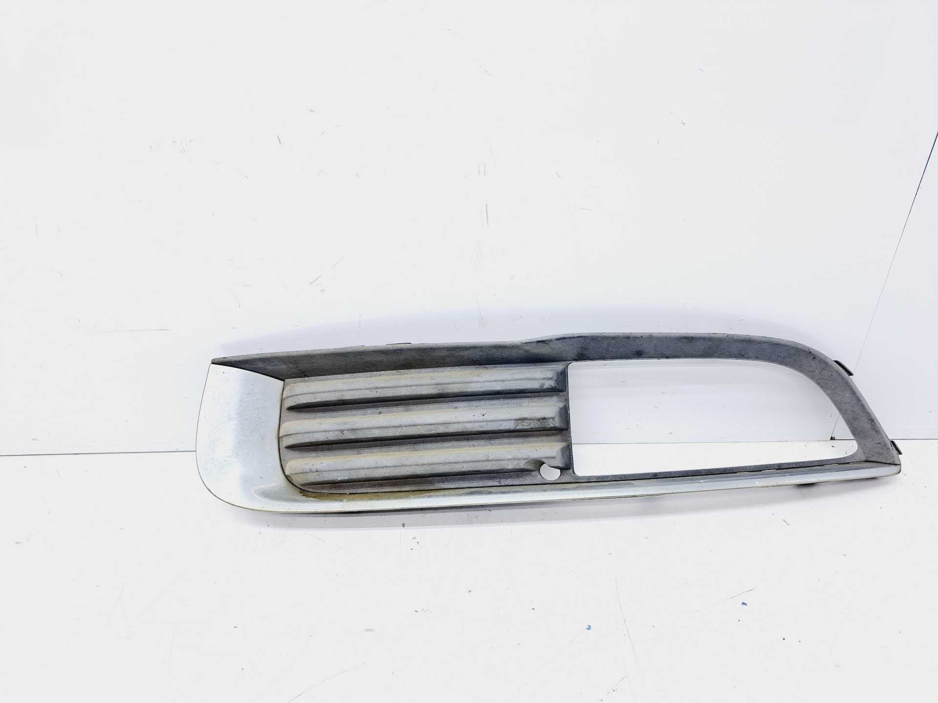 Recambio de moldura faro antiniebla izquierda para opel insignia berlina 2.0 cdti cat referencia OEM IAM   
