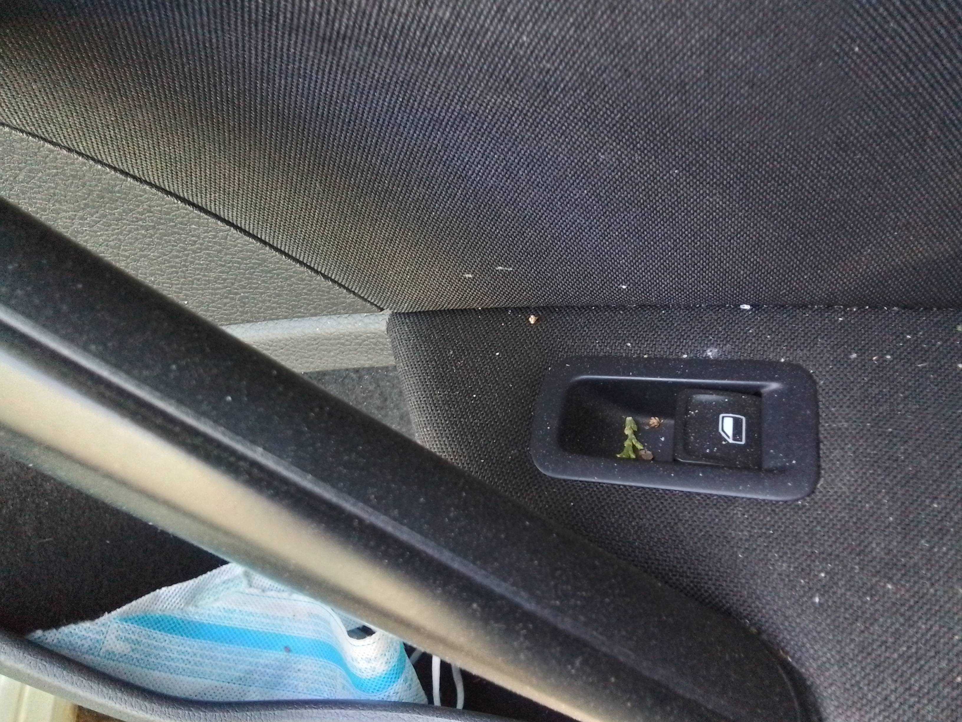 Recambio de mando elevalunas delantero derecho para volkswagen golf vii lim. (5g1) 1.6 tdi dpf referencia OEM IAM 5G0868345  