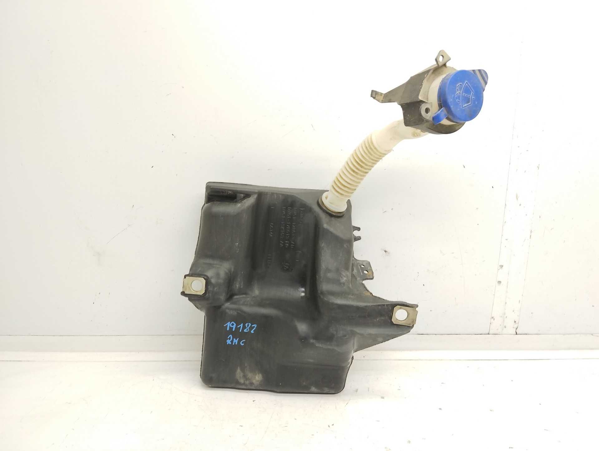 Recambio de deposito limpia para ford transit connect kombi trend largo referencia OEM IAM DV6117B613AD DV6113K163AA 