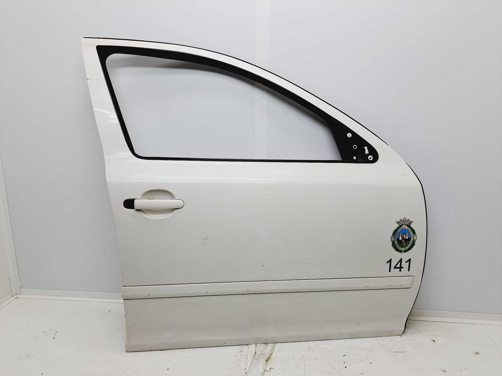 Recambio de puerta delantera derecha para skoda octavia berlina (1z3) active referencia OEM IAM   