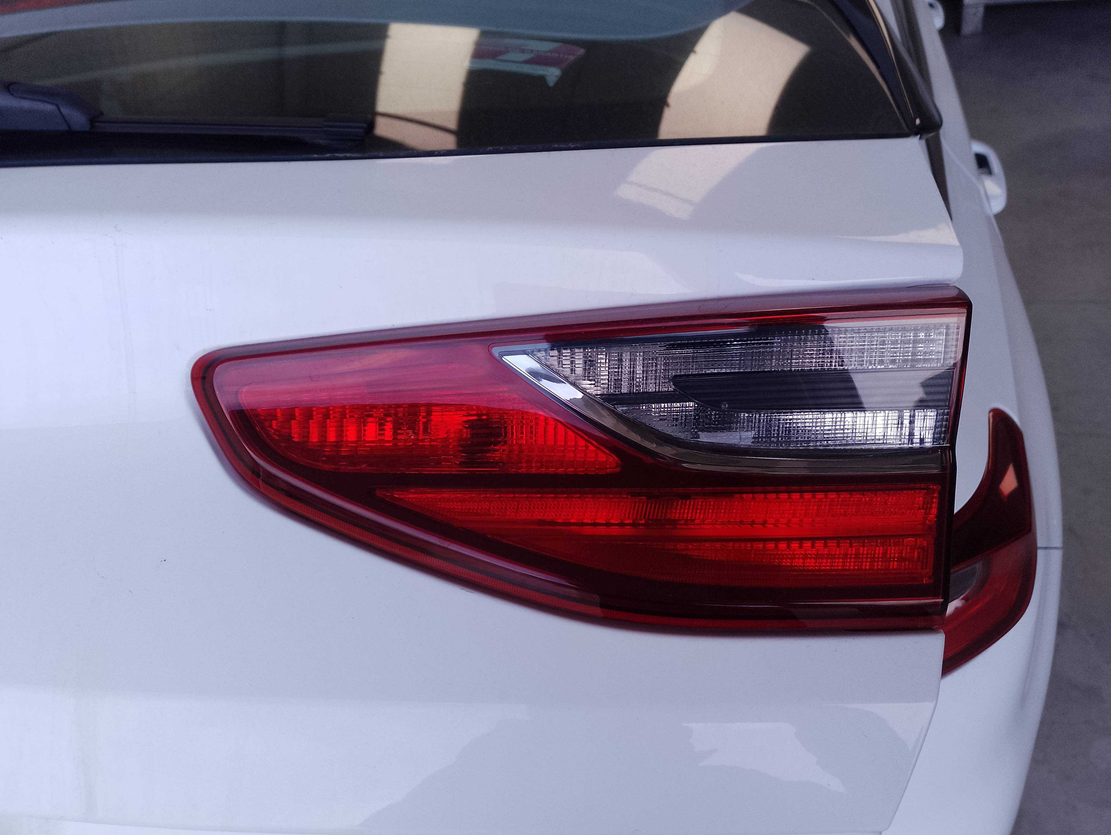 Recambio de piloto porton trasero derecho para kia ceed concept referencia OEM IAM 92404J7000  