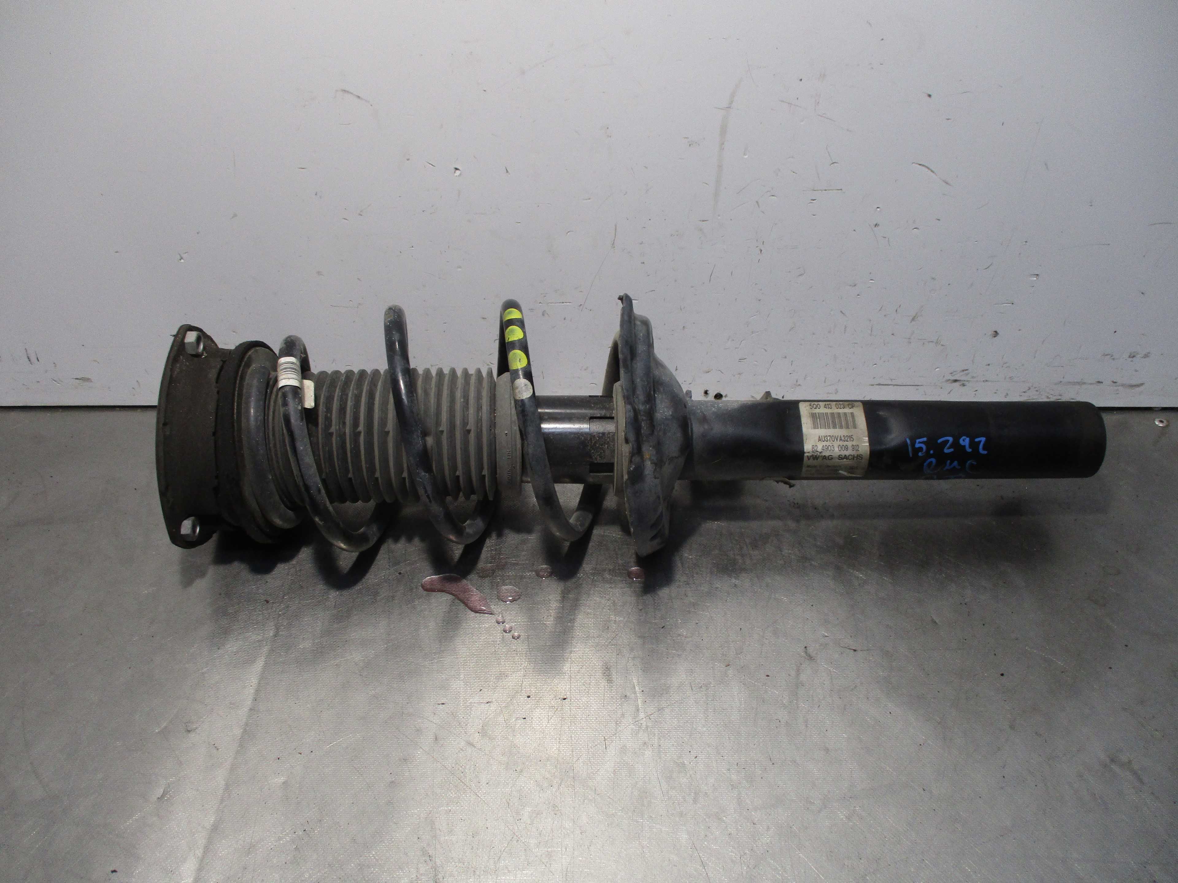 Recambio de amortiguador delantero derecho para audi a3 sedán (8vm) 30 tdi básico referencia OEM IAM 5Q0413023  