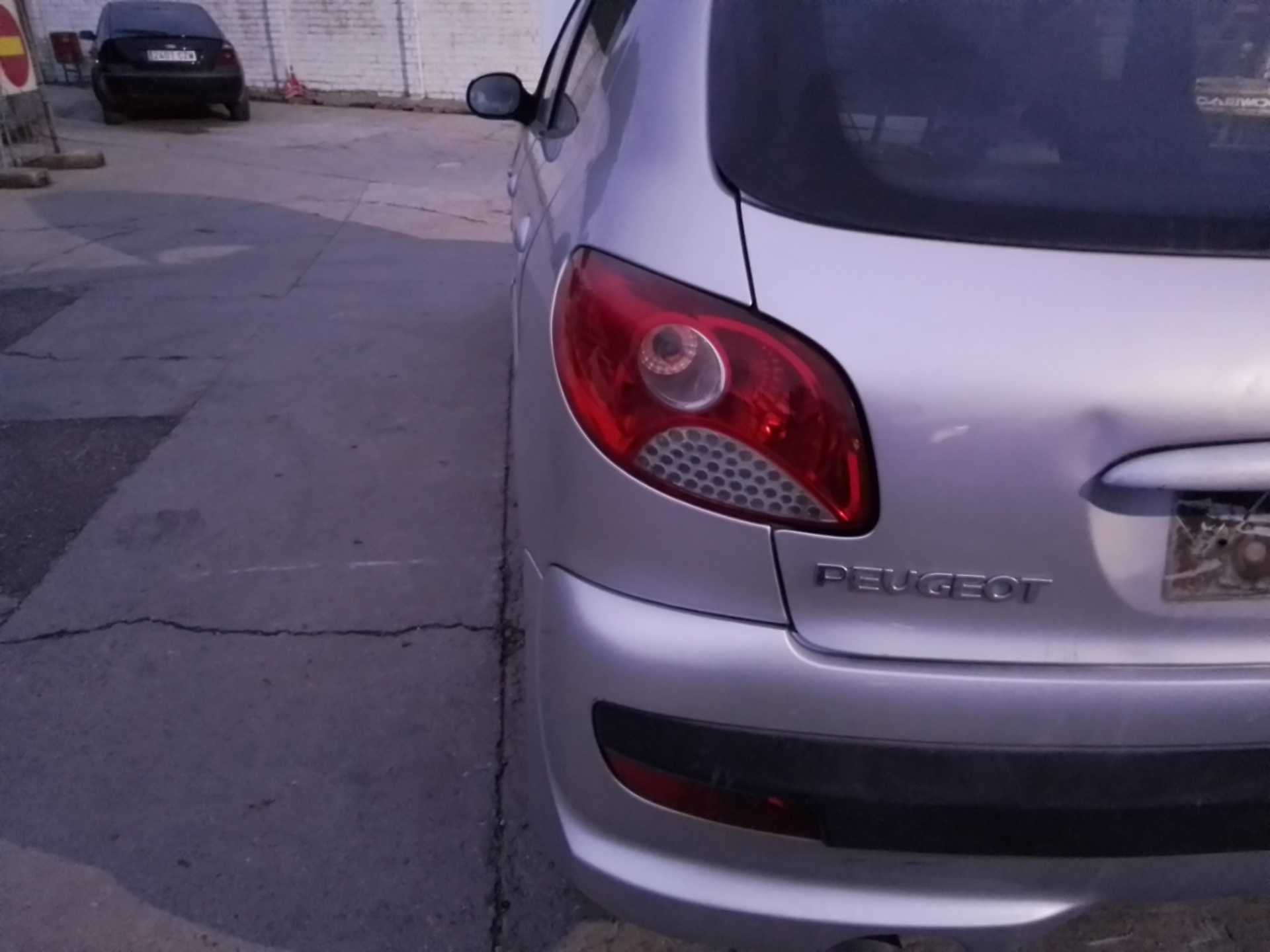 Recambio de piloto trasero izquierdo para peugeot 206+ básico referencia OEM IAM   