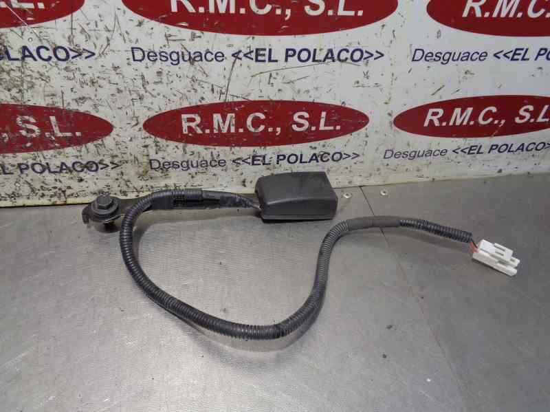 Recambio de anclaje cinturon de seguridad para hyundai i40 comfort referencia OEM IAM 888303Z000RY  