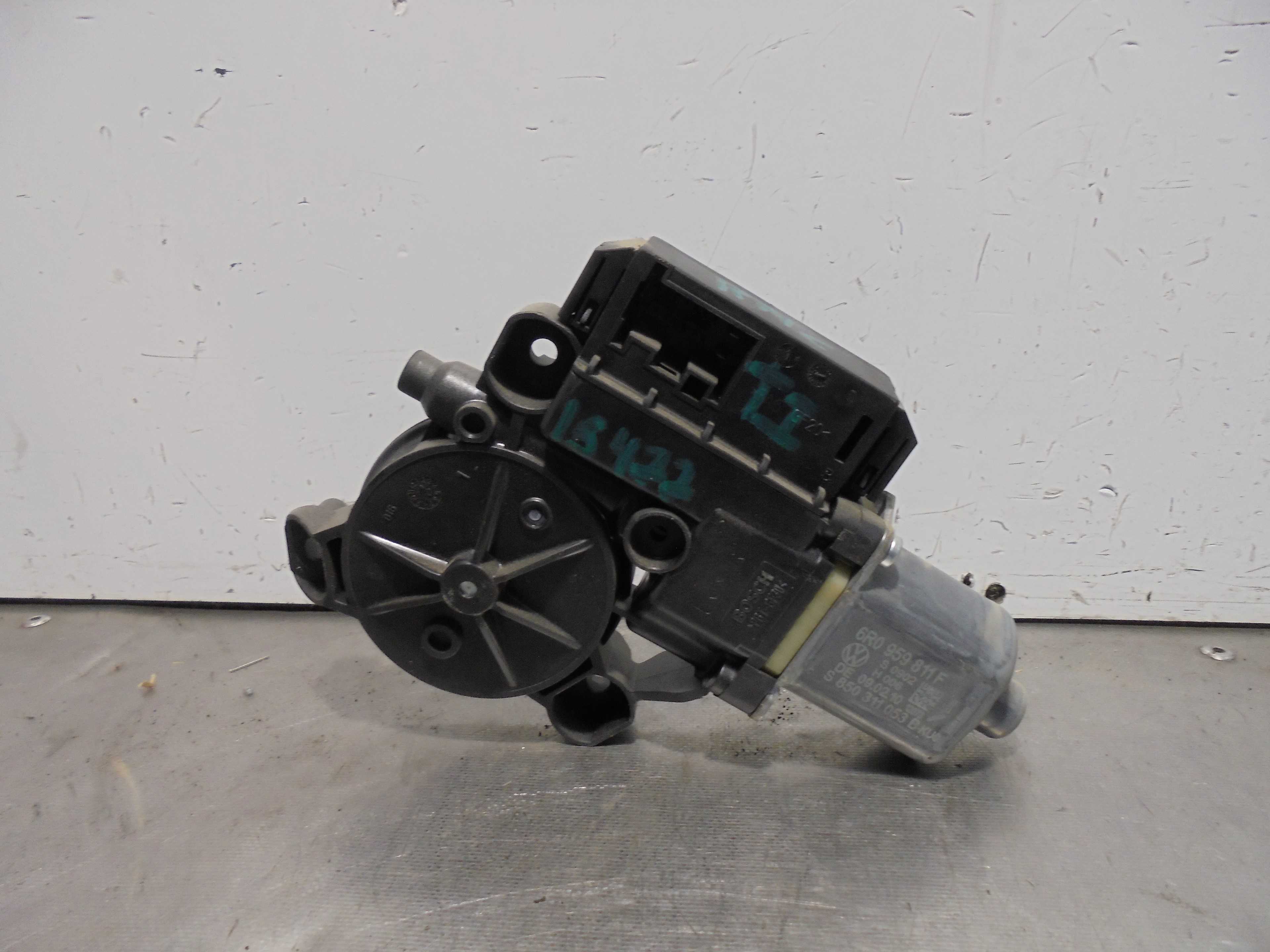 Recambio de motor elevalunas trasero izquierdo para volkswagen polo (6r1) advance referencia OEM IAM 6R0959811F  