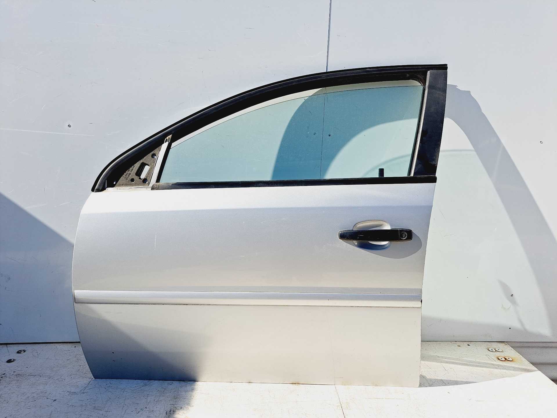 Recambio de puerta delantera izquierda para opel vectra c berlina club referencia OEM IAM   