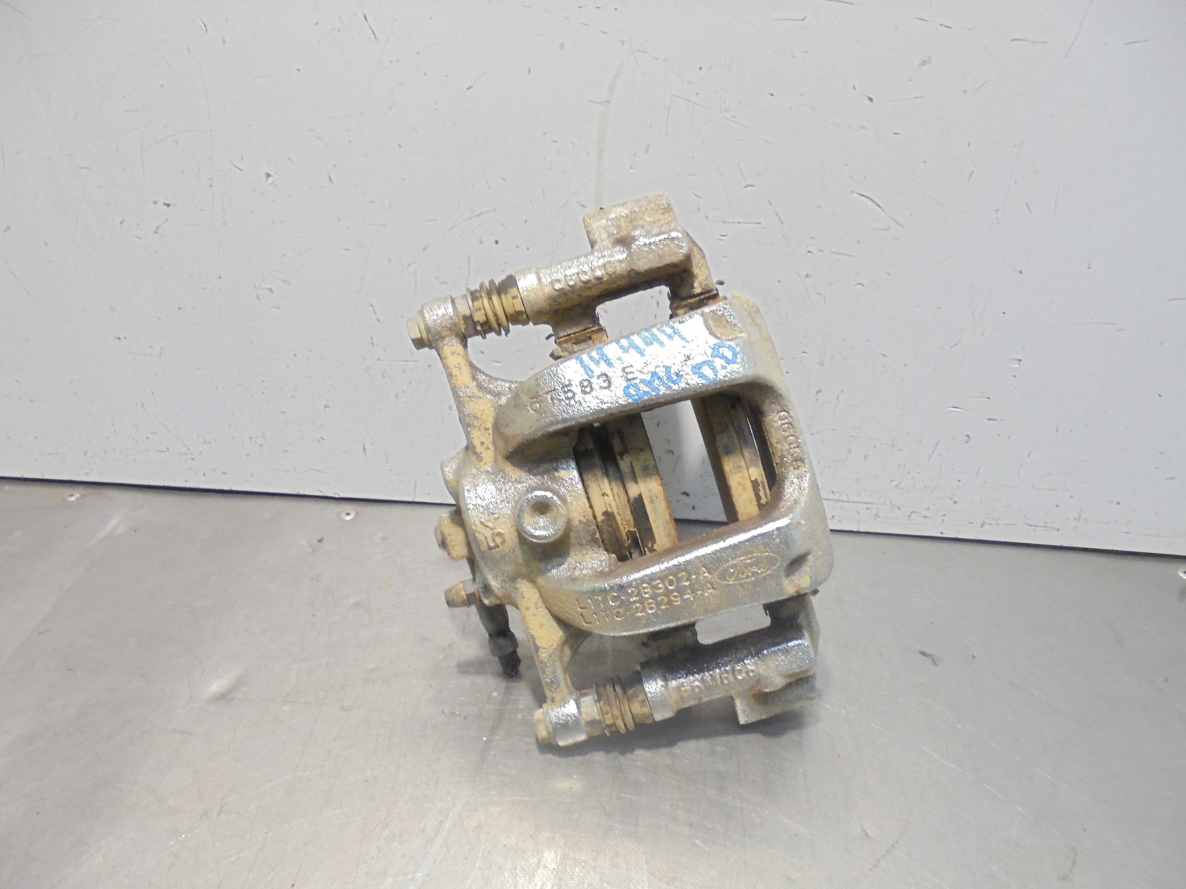 Recambio de pinza de freno delantera derecha para ford puma hybrid st-line referencia OEM IAM L1TC28302A  