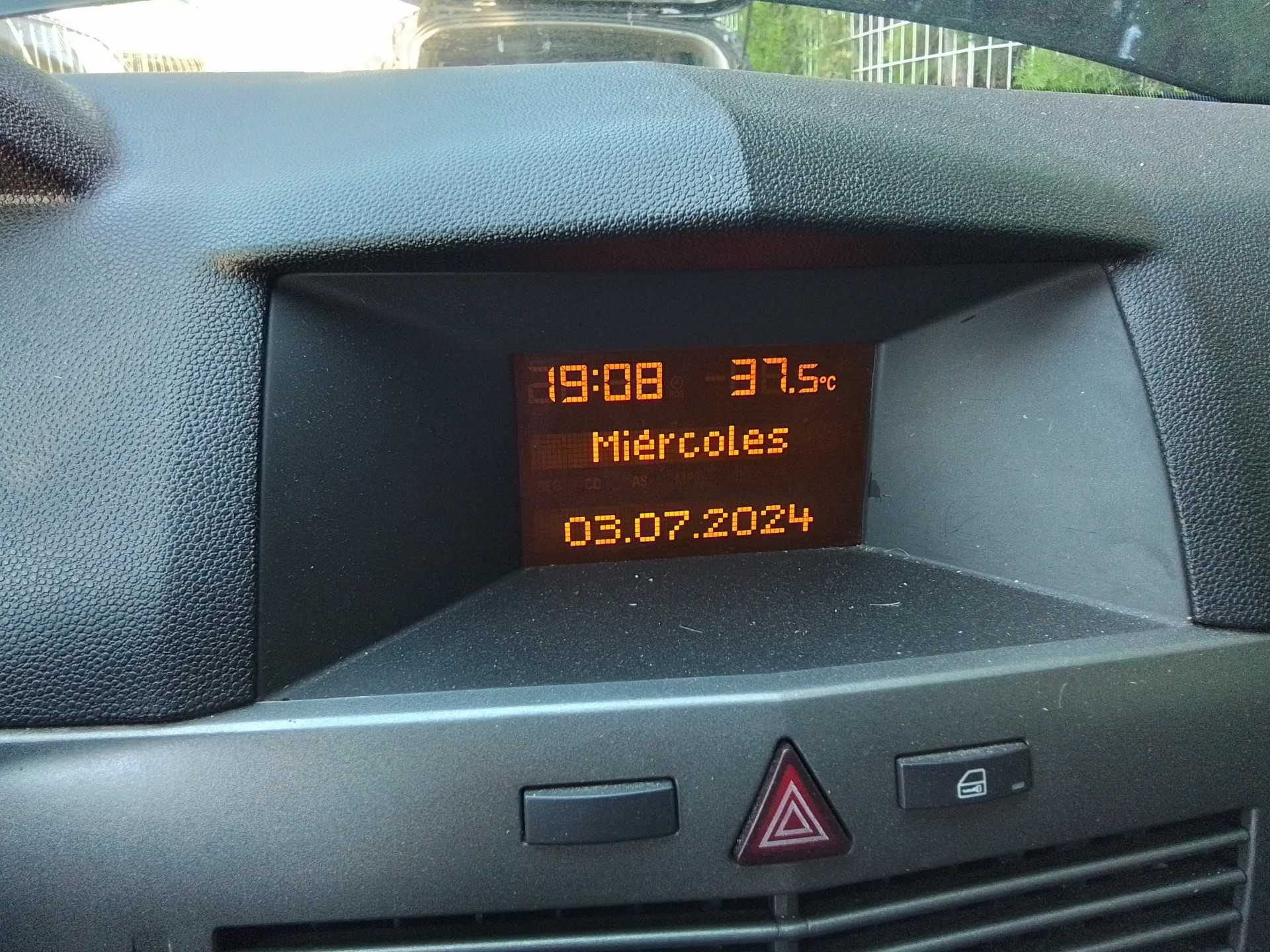 Recambio de pantalla multifuncion para opel astra h ber. edition referencia OEM IAM   