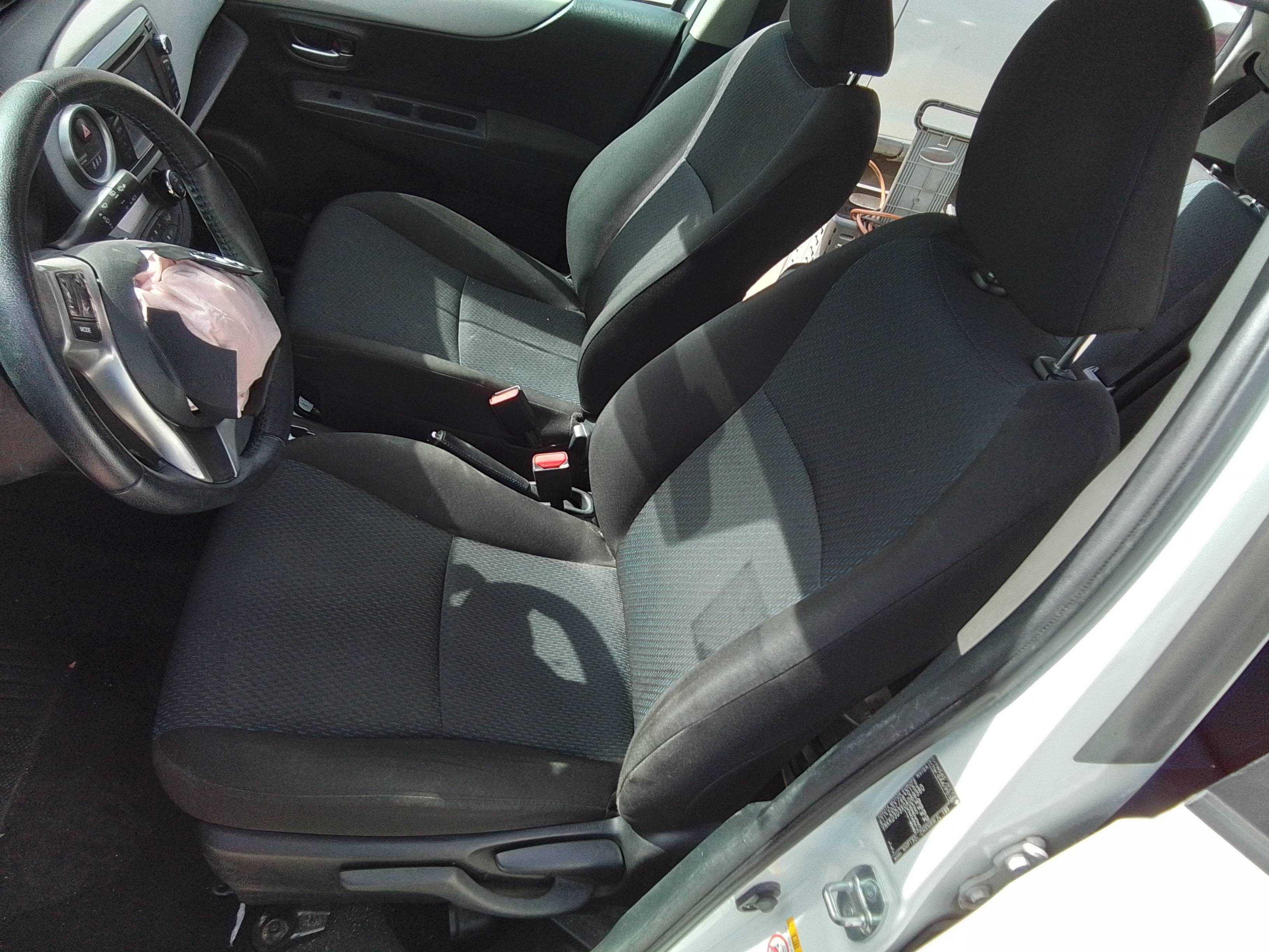 Recambio de asiento delantero izquierdo para toyota yaris active hybrid referencia OEM IAM   