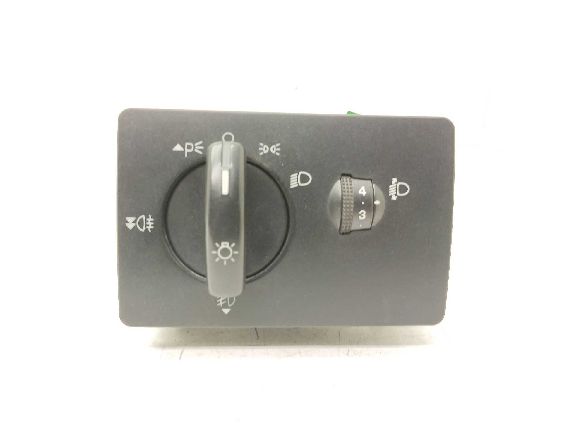 Recambio de mando luces para ford focus berlina (cap) ambiente (d) referencia OEM IAM 7M5T13A024LA 04069715 