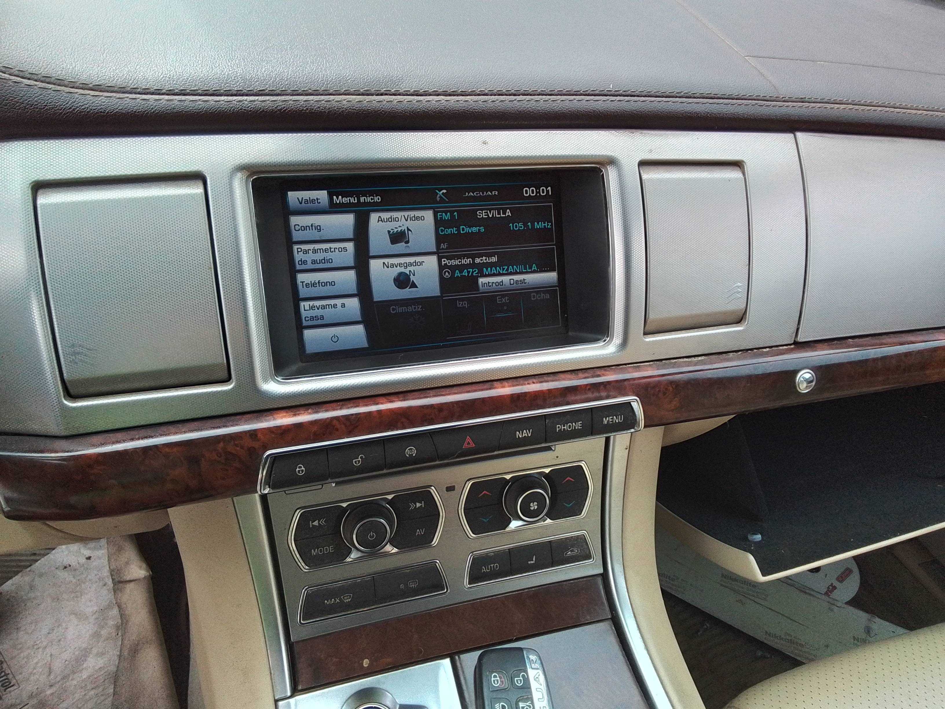 Recambio de pantalla multifuncion para jaguar xf sportbrake 2.2 diesel referencia OEM IAM   