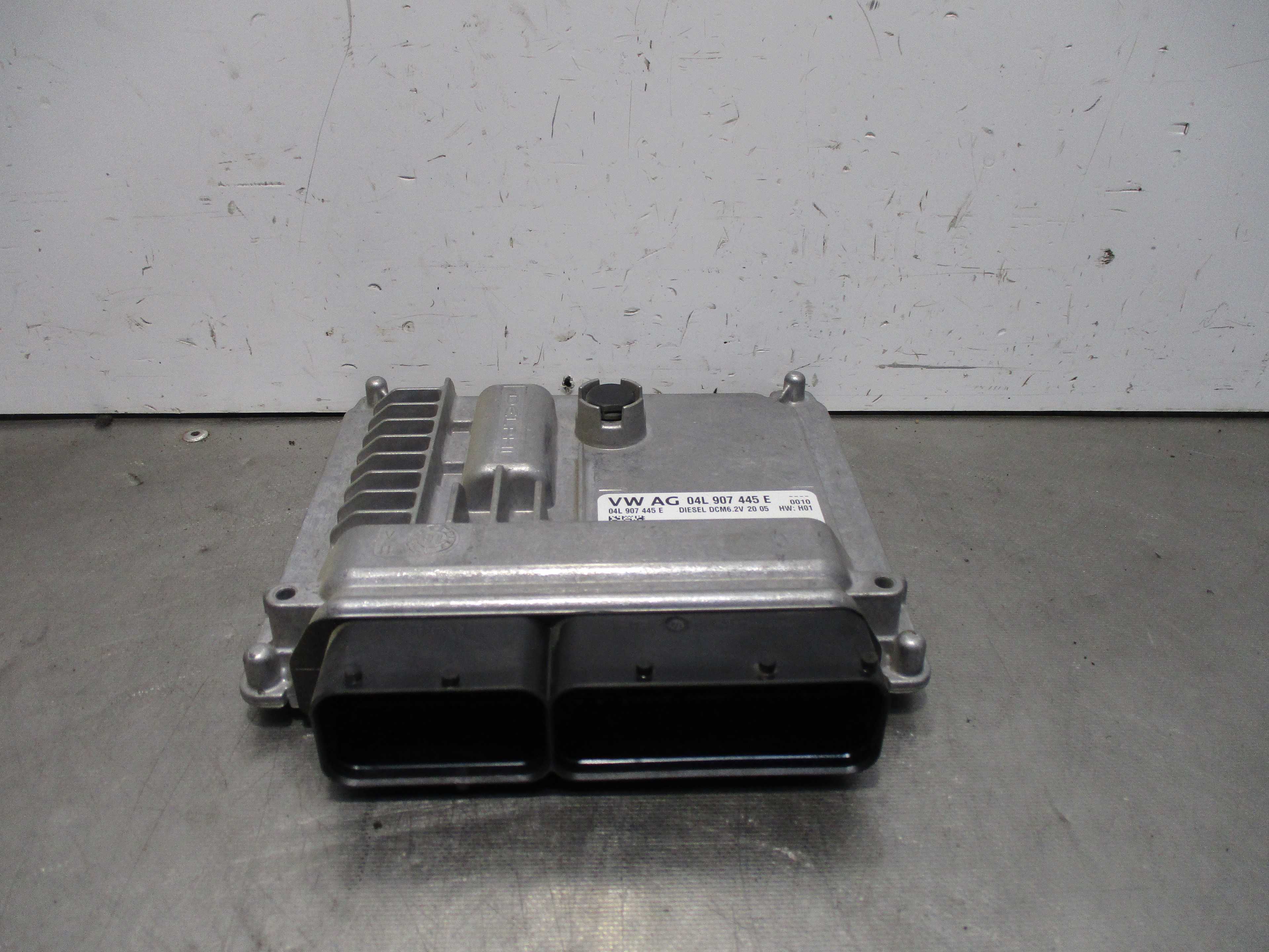 Recambio de centralita motor uce para audi a3 sedán (8vm) 30 tdi básico referencia OEM IAM 04L907445E DELPHI 