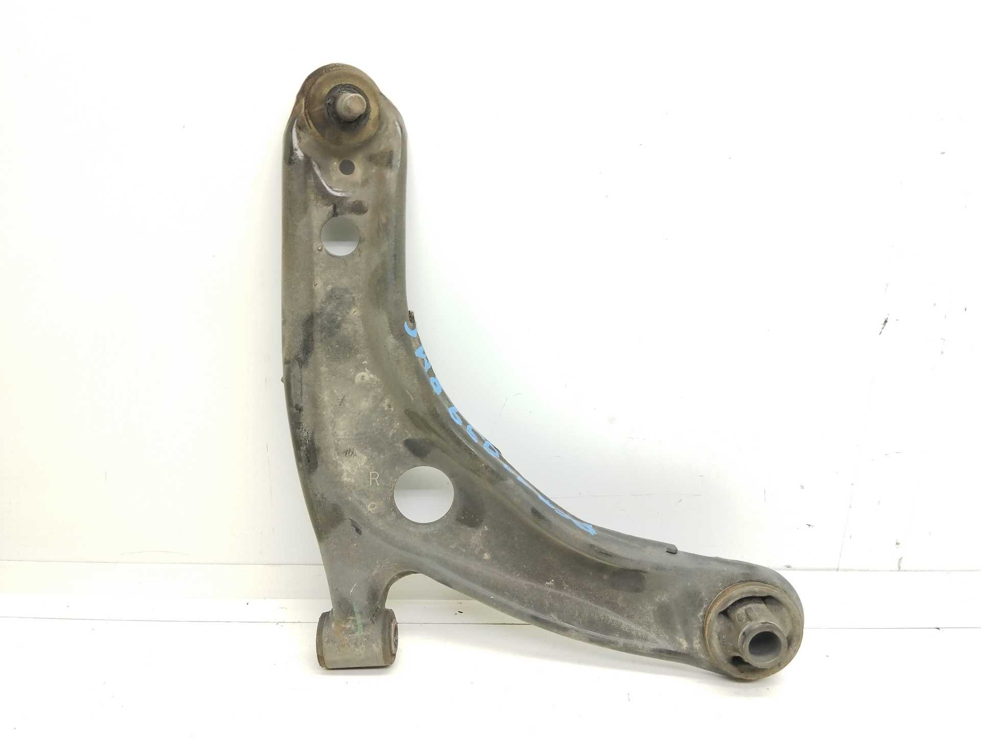 Recambio de brazo suspension inferior delantero derecho para toyota yaris active hybrid referencia OEM IAM 4806809150  