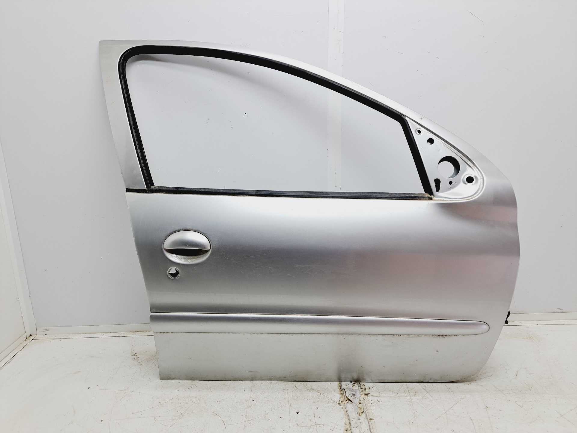 Recambio de puerta delantera derecha para peugeot 206+ 1.4 hdi referencia OEM IAM   