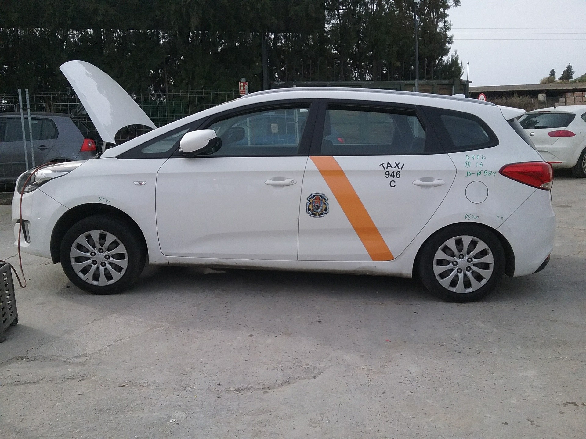 kia carens ( ) del año 2016