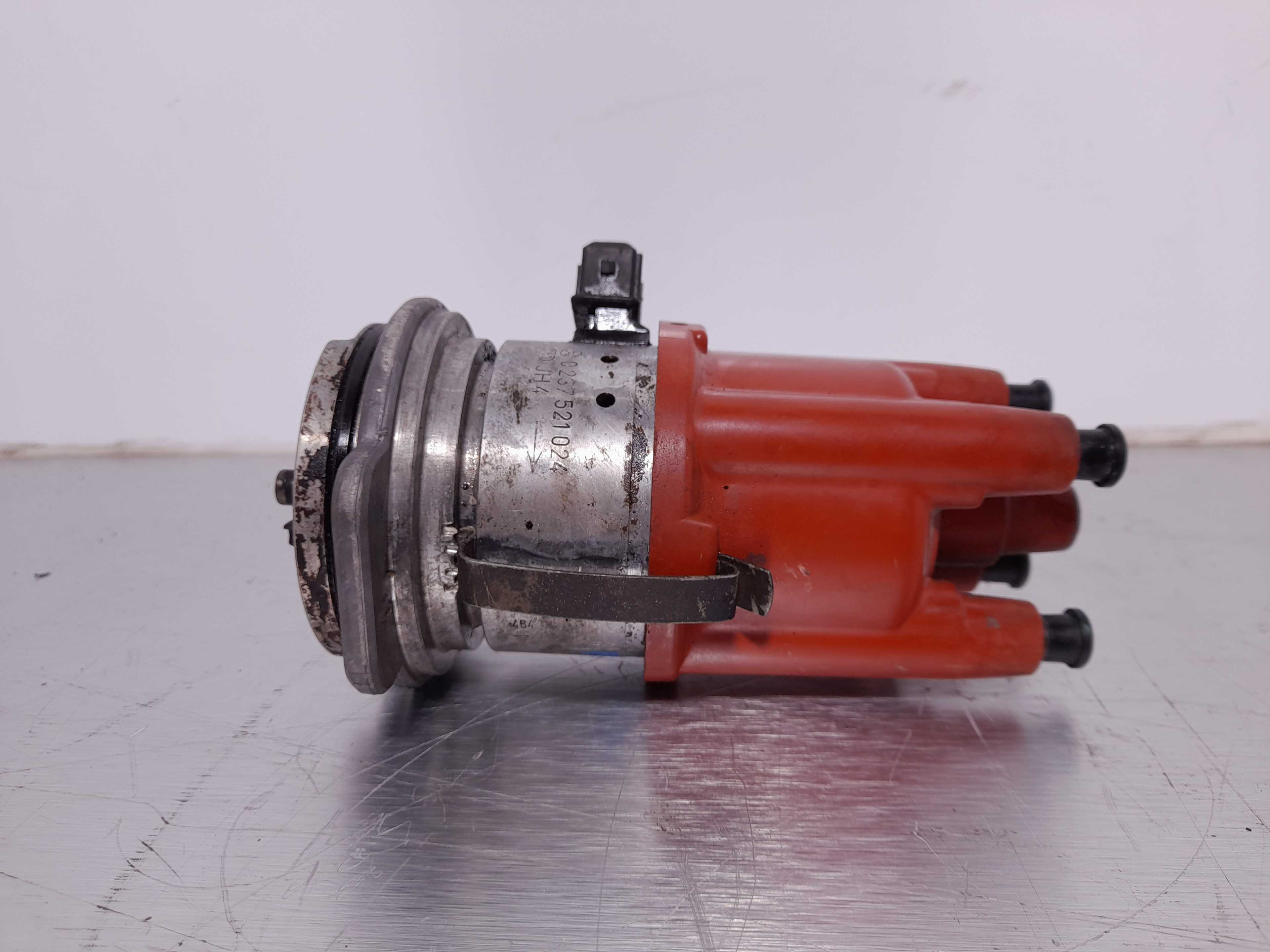 Recambio de delco para opel corsa b referencia OEM IAM 0237521024 BOSCH 