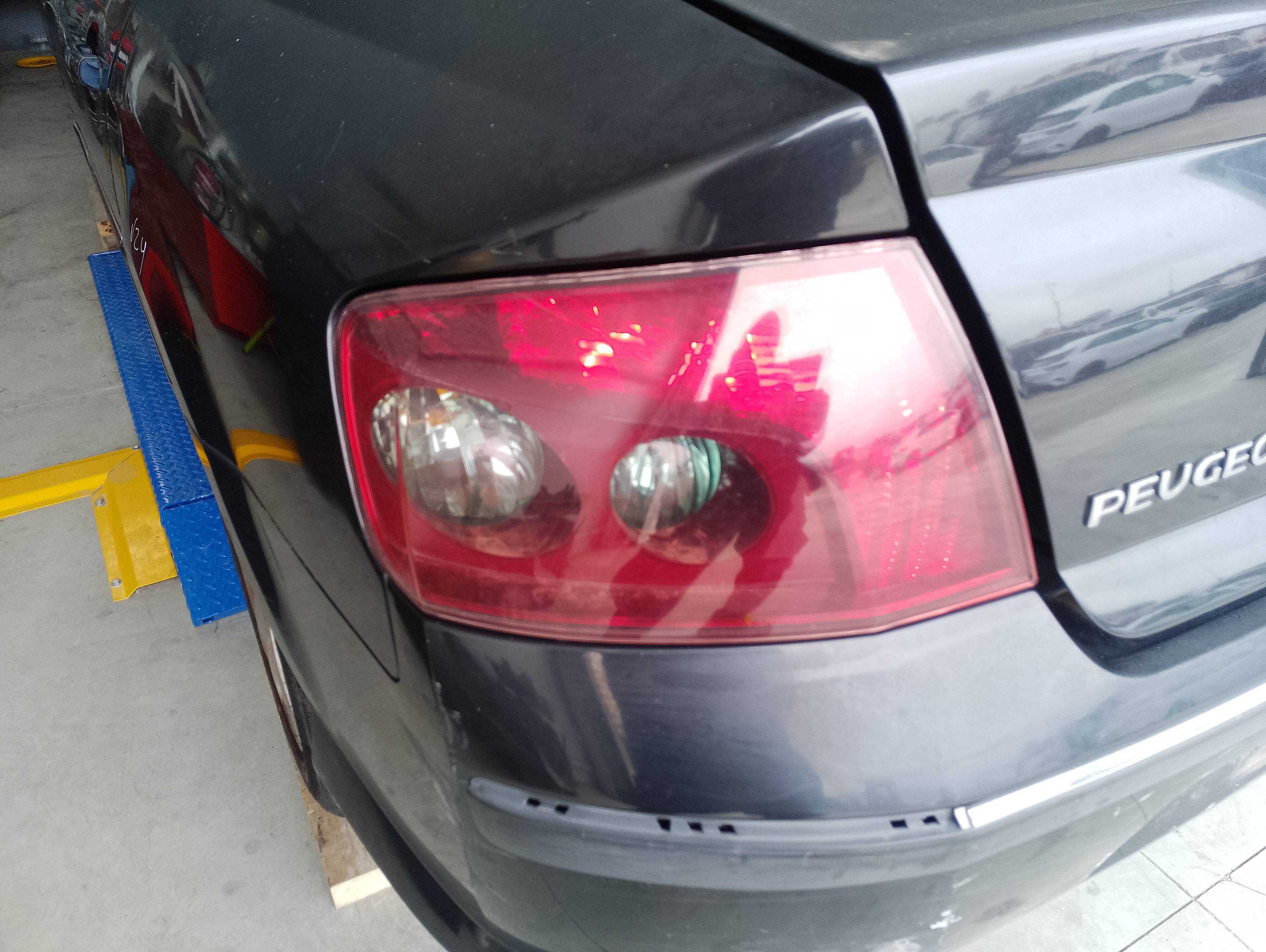Recambio de piloto trasero izquierdo para peugeot 407 st confort referencia OEM IAM   