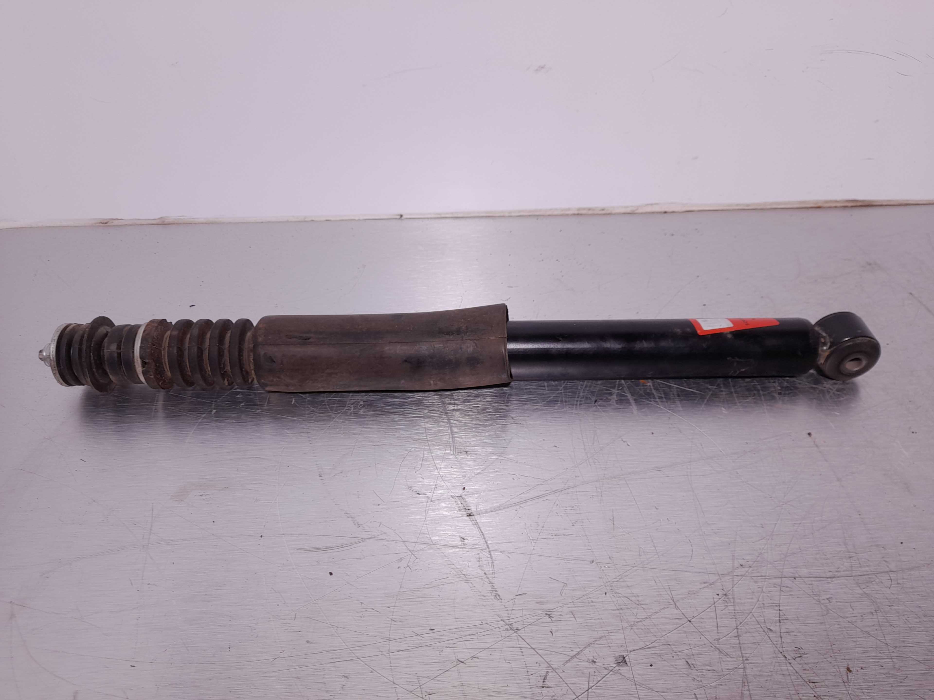 Recambio de amortiguador trasero derecho para opel corsa b referencia OEM IAM S065825 TRW 
