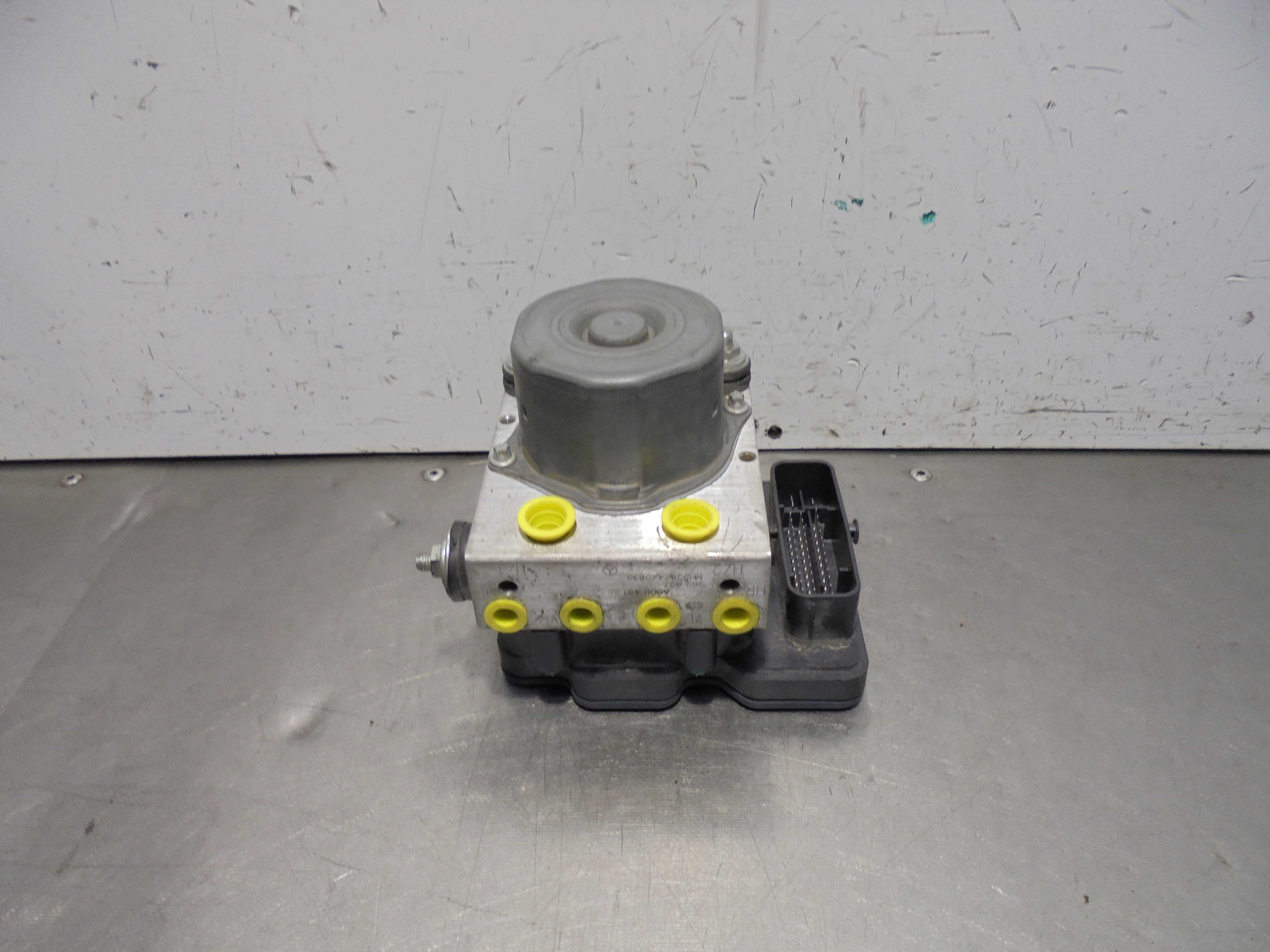 Recambio de abs para mercedes-benz clase cla (w117) cla 220 cdi (117.303) referencia OEM IAM A0004310500  