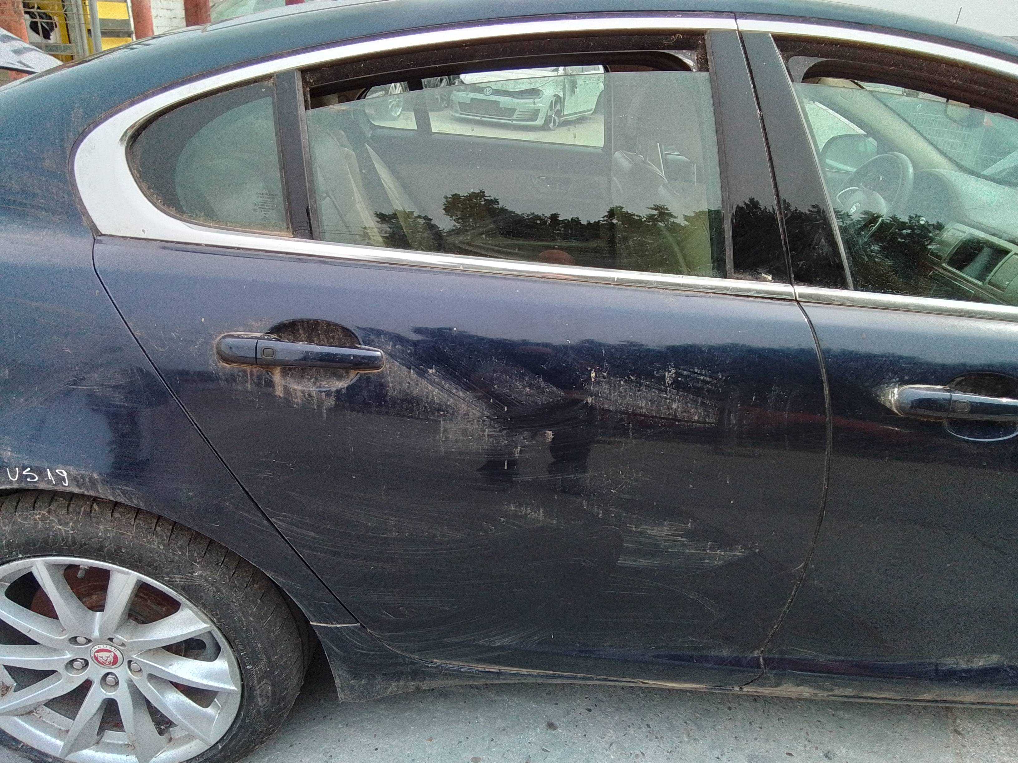 Recambio de puerta trasera derecha para jaguar xf sportbrake 2.2 diesel referencia OEM IAM   