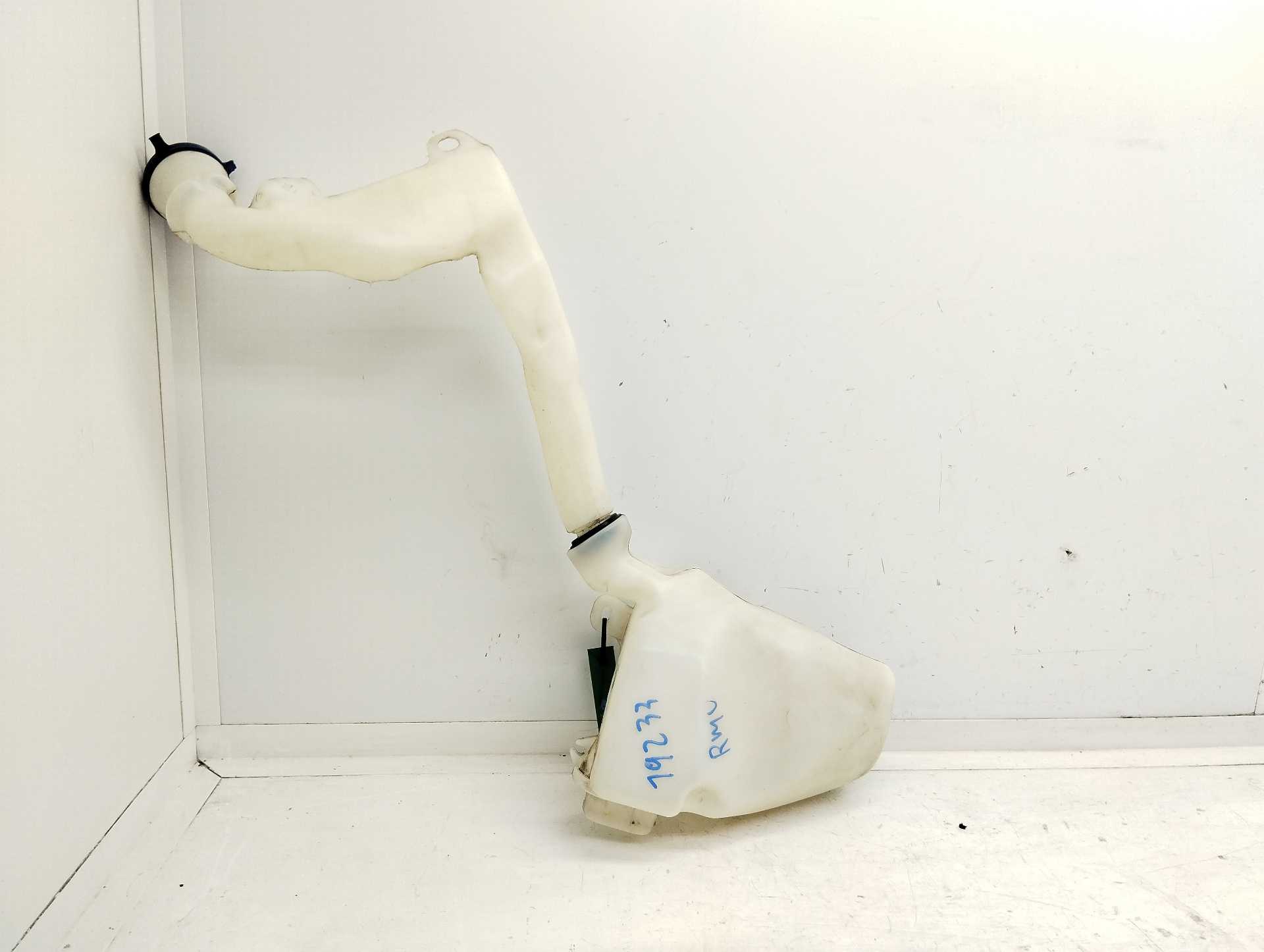 Recambio de deposito limpia para peugeot 208 style referencia OEM IAM 9683988680  