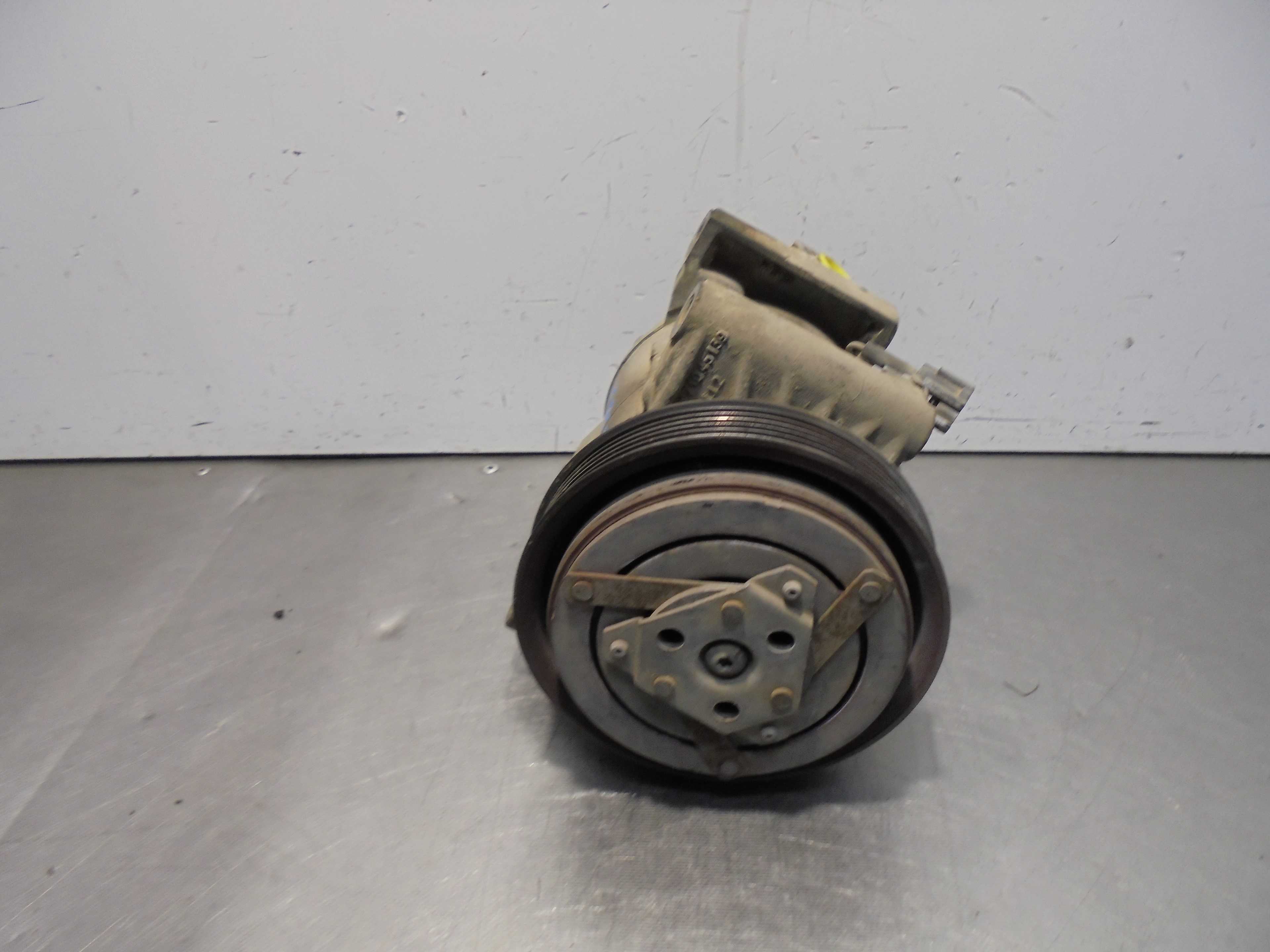 Recambio de compresor aire acondicionado para nissan almera (n16/e) 1.5 16v cat referencia OEM IAM 926004M500  