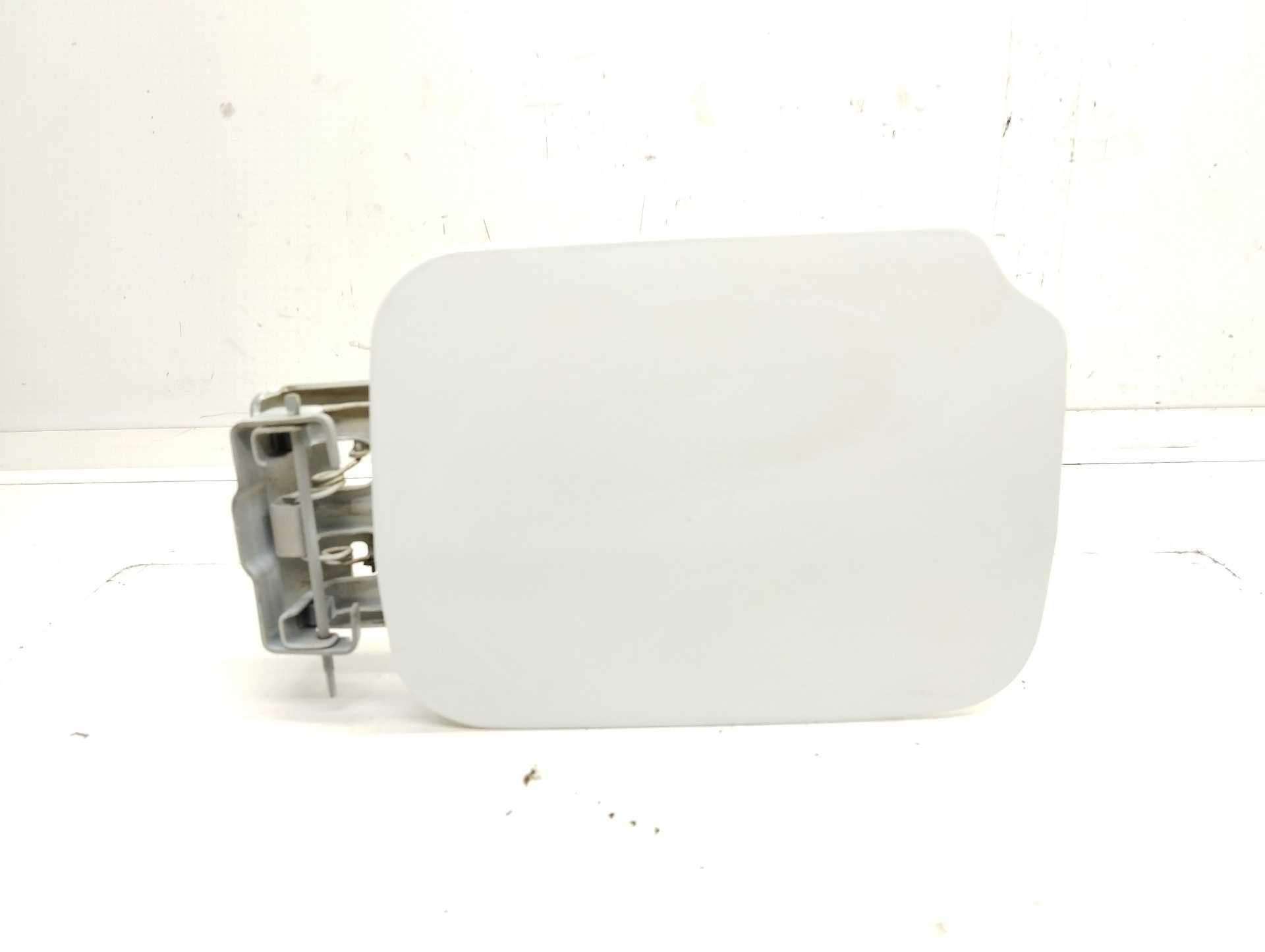 Recambio de tapa exterior combustible para dacia duster 1.5 dci diesel fap cat referencia OEM IAM   