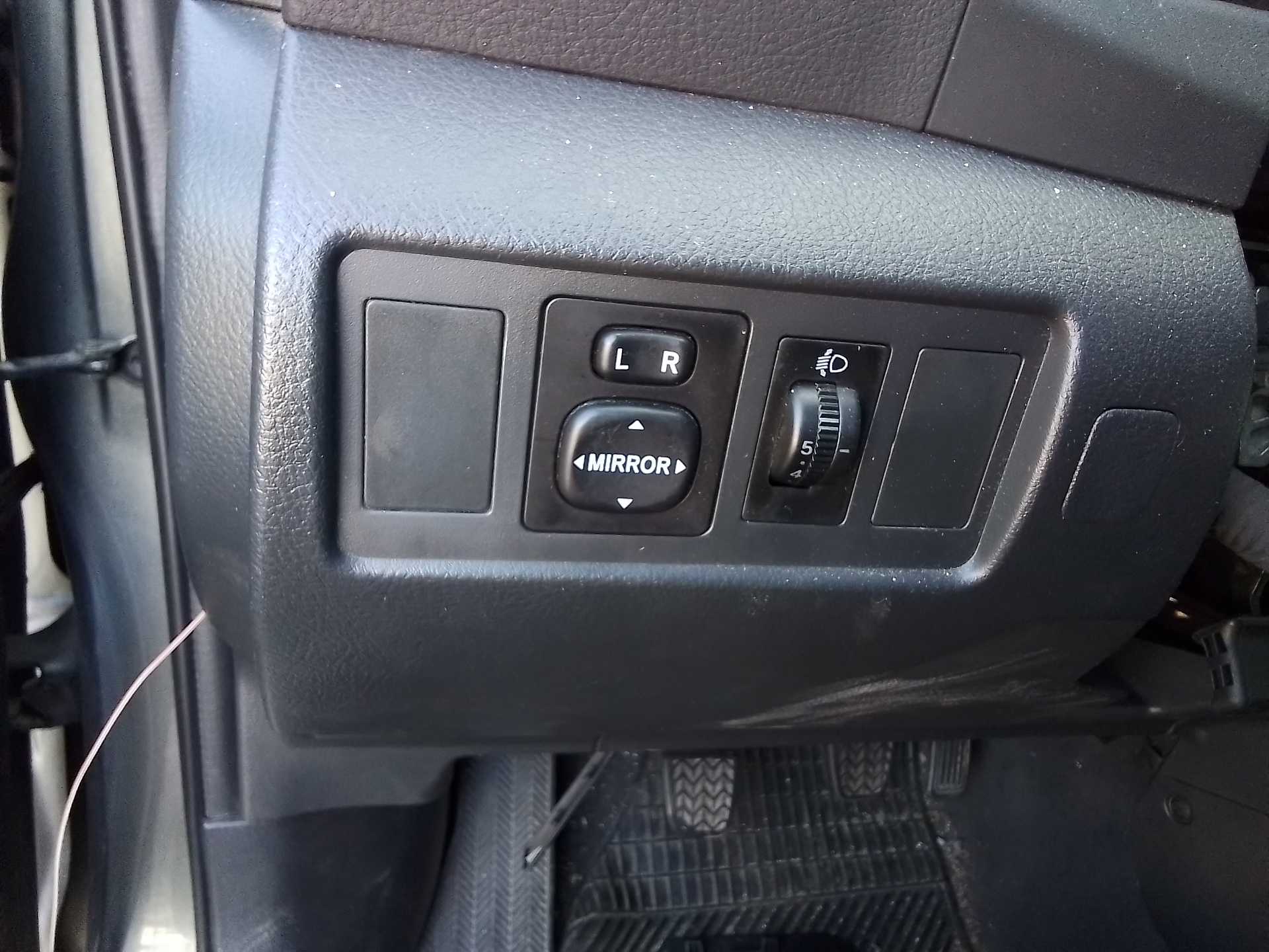 Recambio de mando retrovisor para toyota corolla verso (r1) 2.0 turbodiesel cat referencia OEM IAM   