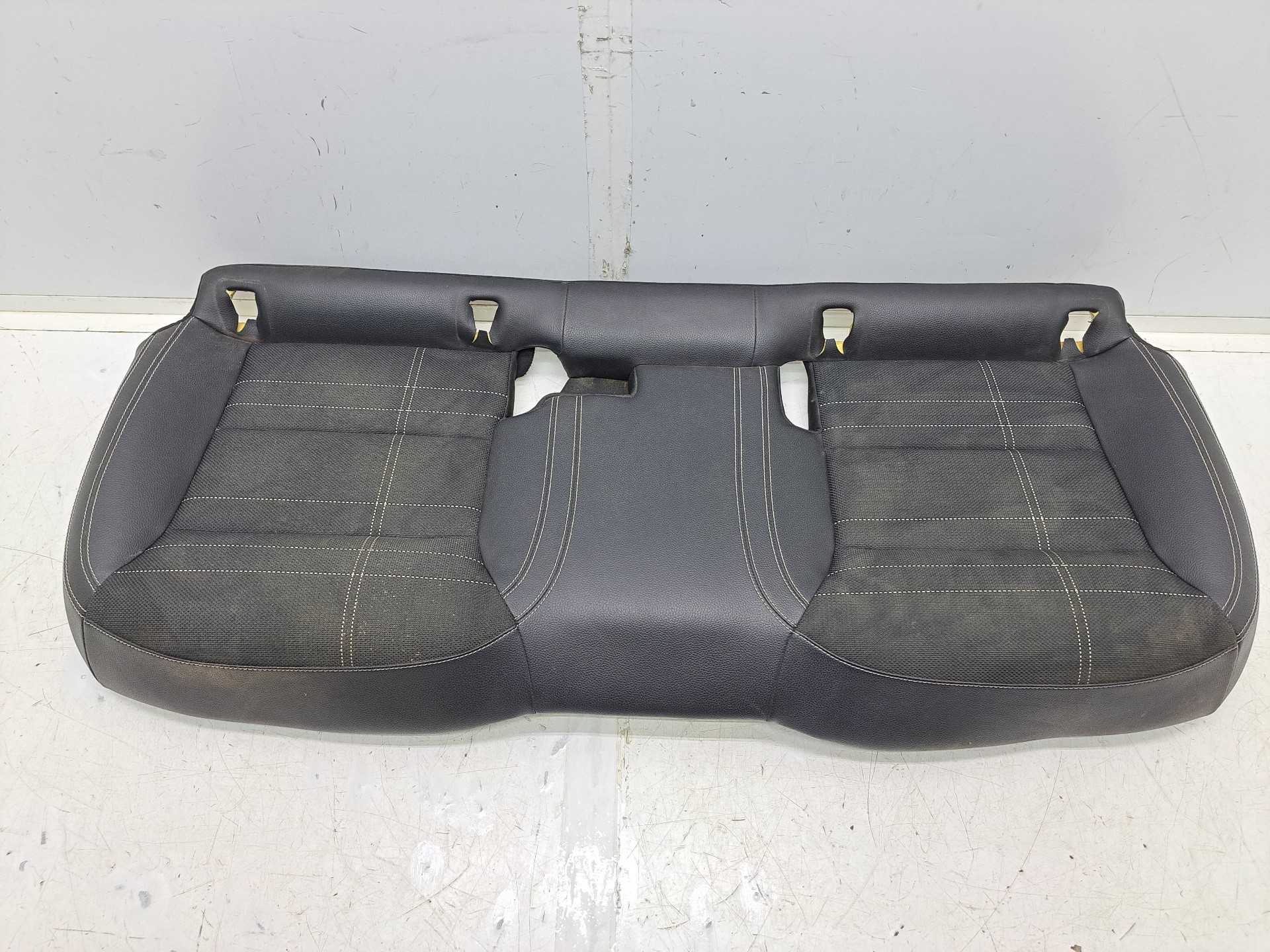 Recambio de asientos traseros para mercedes-benz clase cla (w117) cla 220 cdi (117.303) referencia OEM IAM A1769201000  