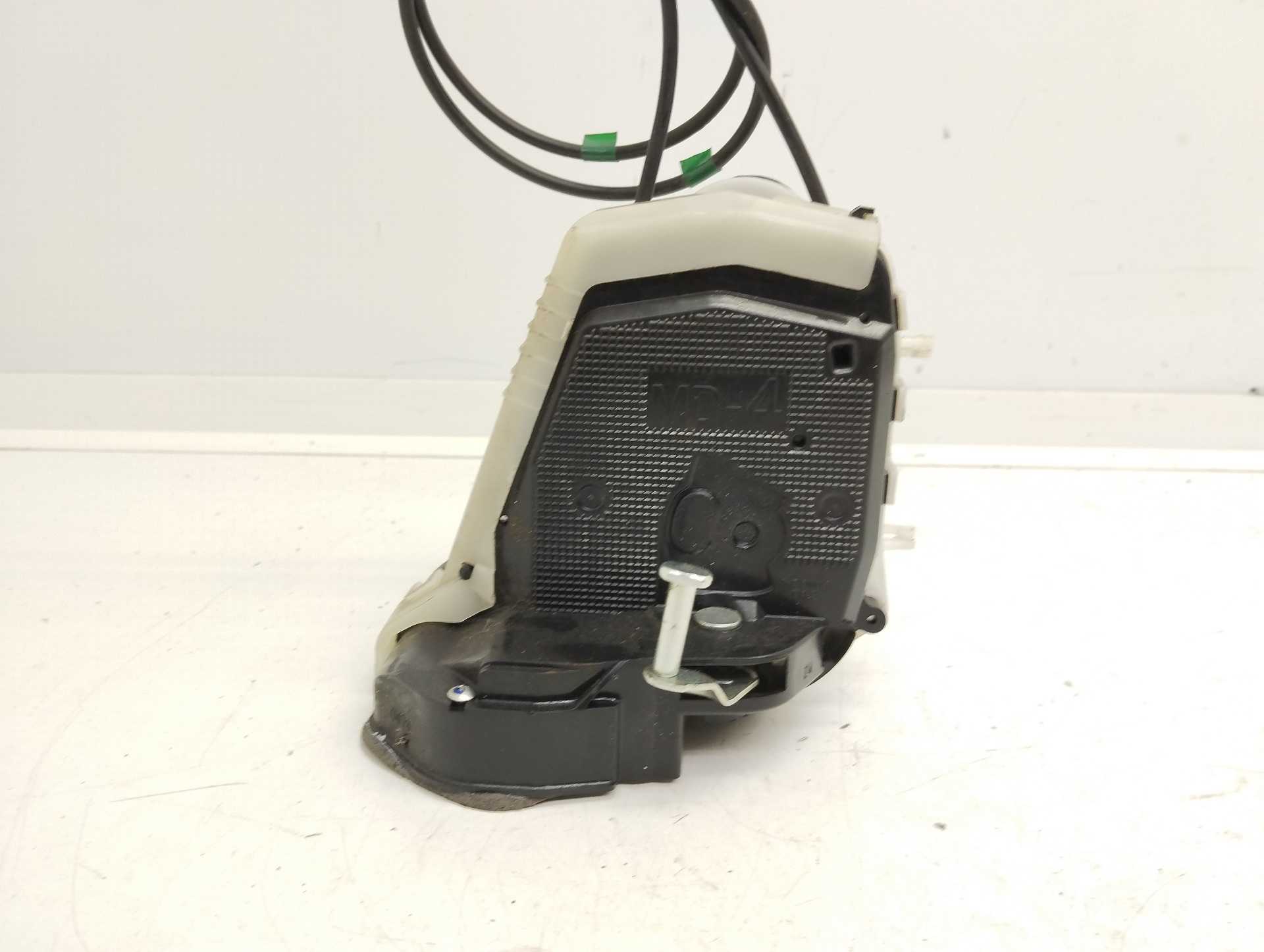 Recambio de cerradura puerta trasera derecha para toyota yaris active hybrid referencia OEM IAM 690500D310  