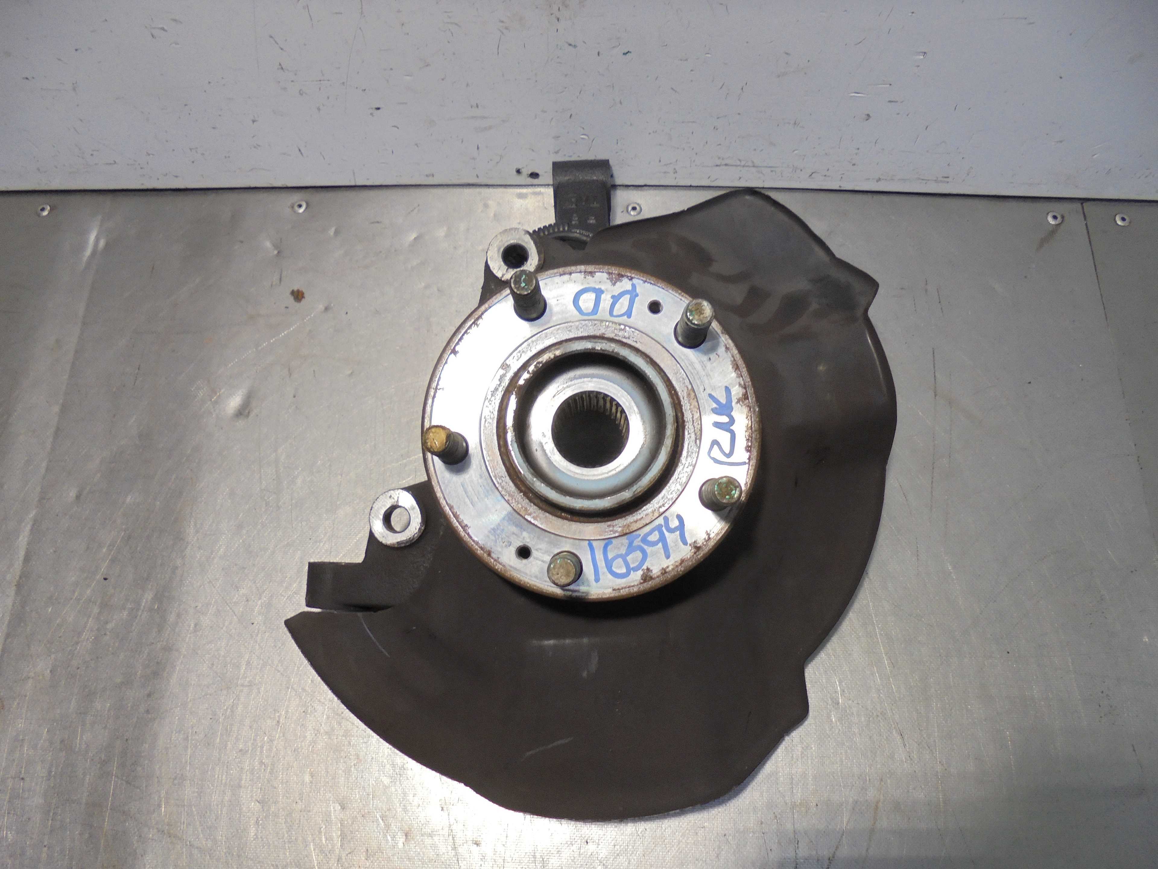 Recambio de mangueta delantera derecha para kia sorento active 4wd referencia OEM IAM 625202P300  