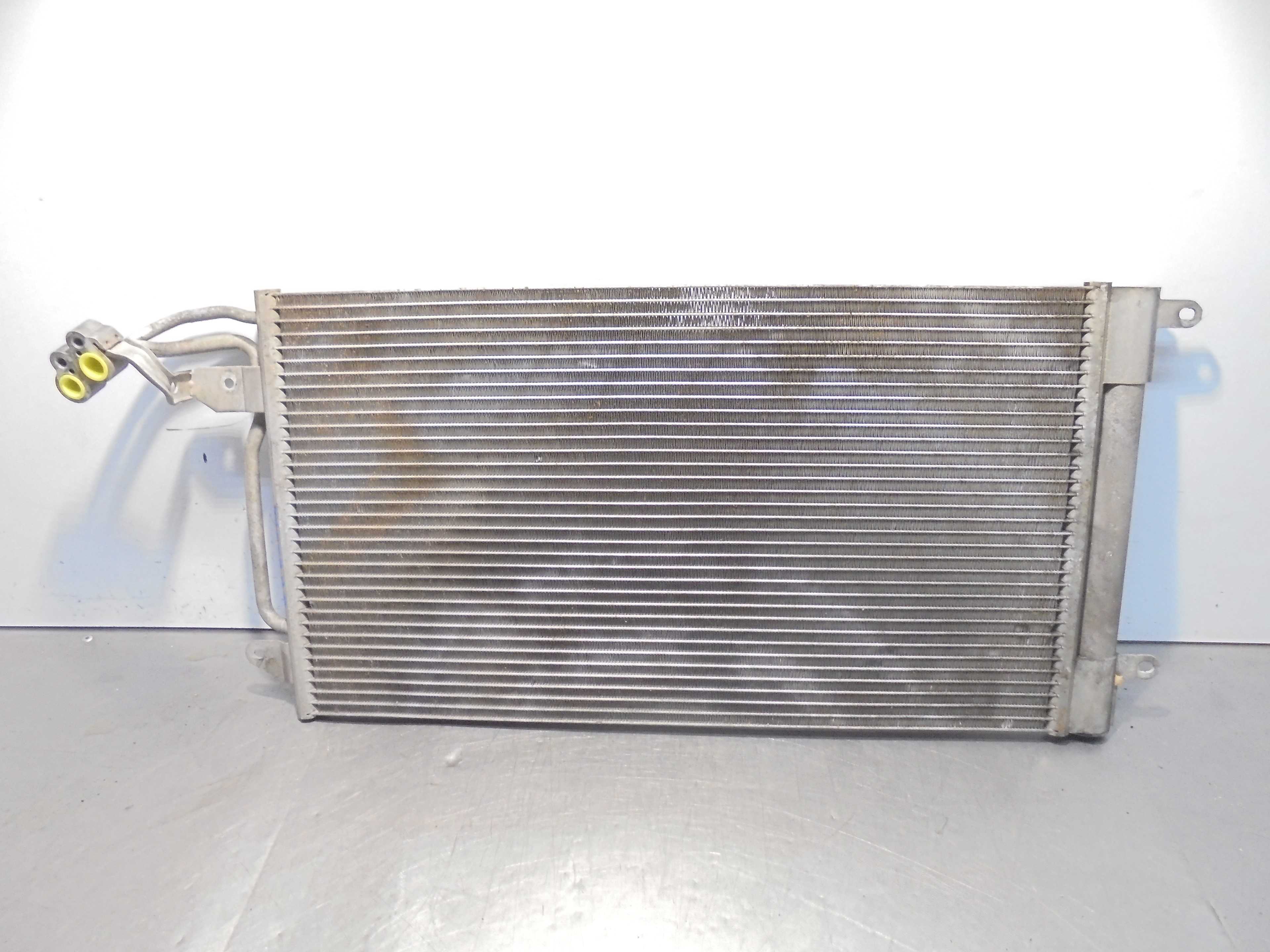 Recambio de condensador / radiador aire acondicionado para seat ibiza (6j5) 1.9 tdi referencia OEM IAM 6R0820411D  