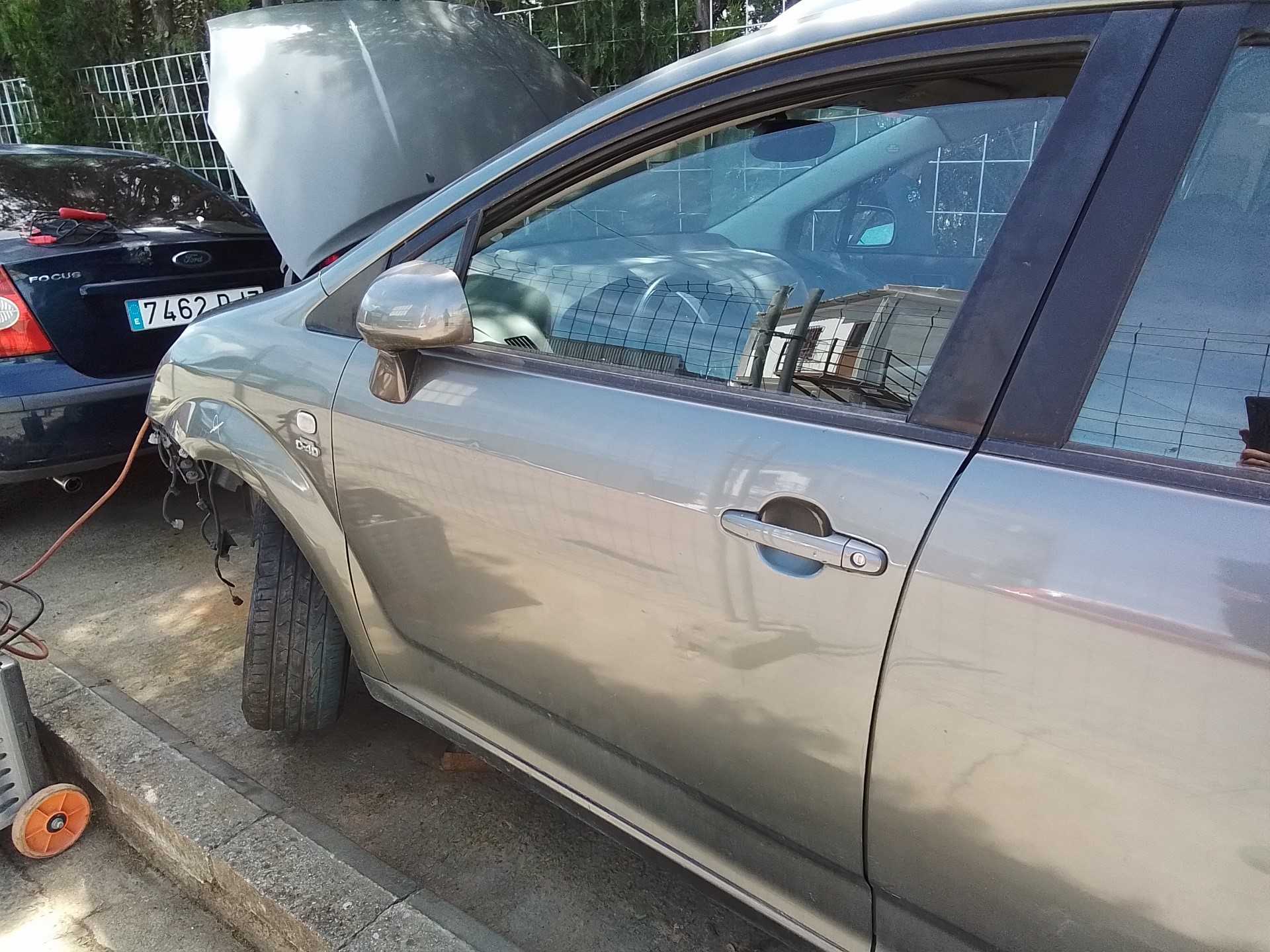 Recambio de puerta delantera izquierda para toyota corolla verso (r1) 2.0 turbodiesel cat referencia OEM IAM   