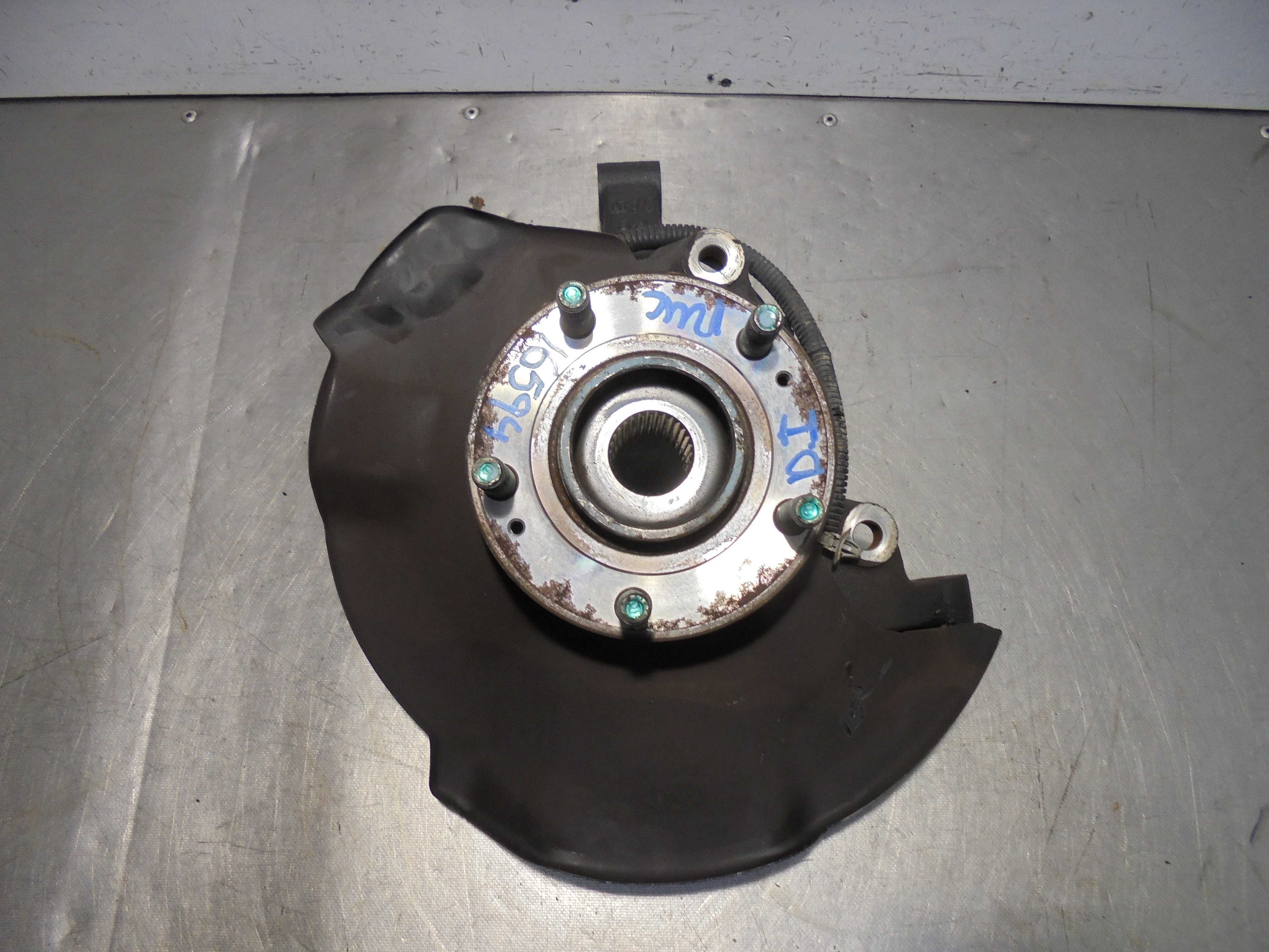 Recambio de mangueta delantera izquierda para kia sorento active 4wd referencia OEM IAM 625102P600  