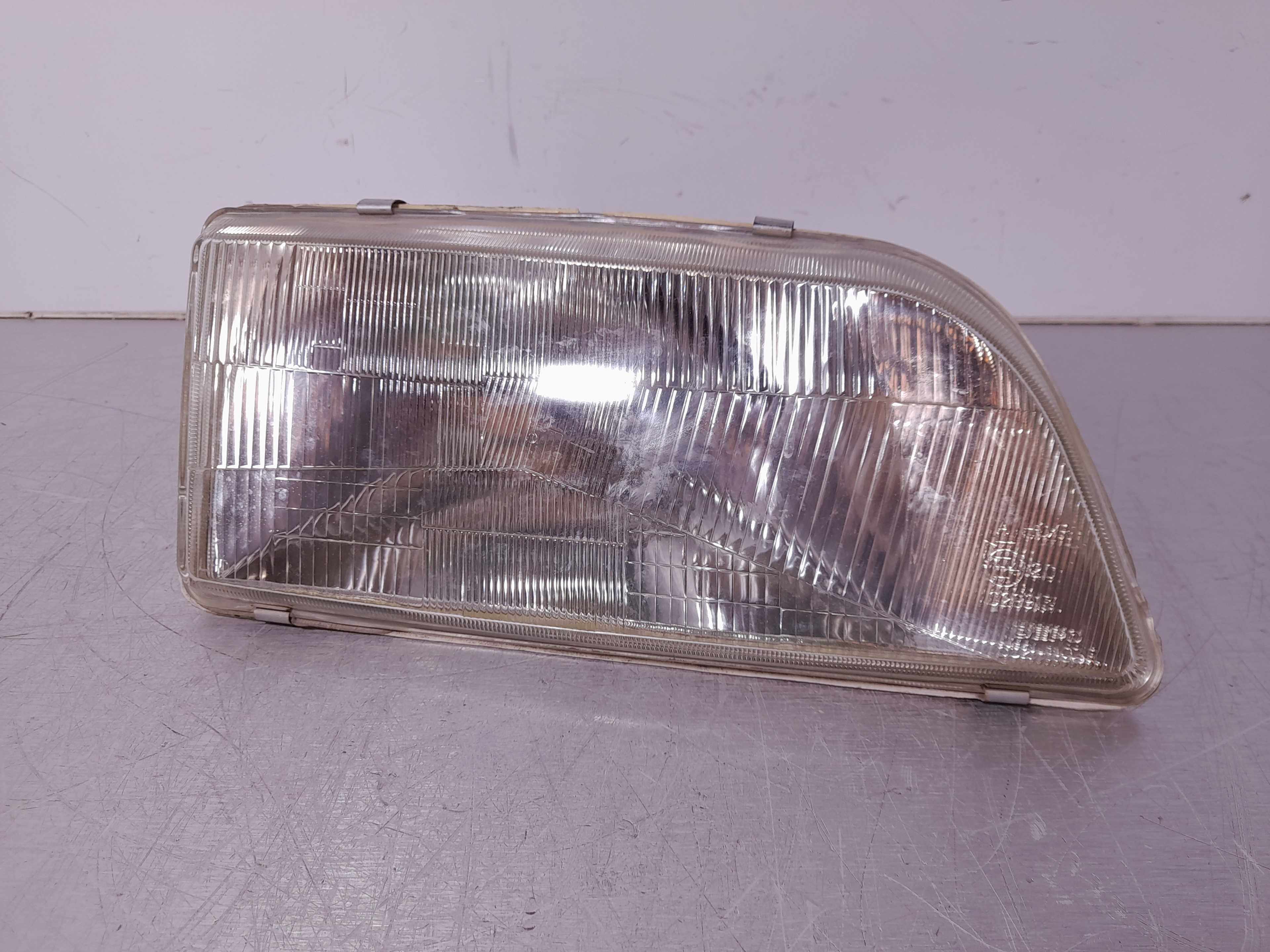 Recambio de faro derecho para citroën ax 11 tre referencia OEM IAM 035521103R  