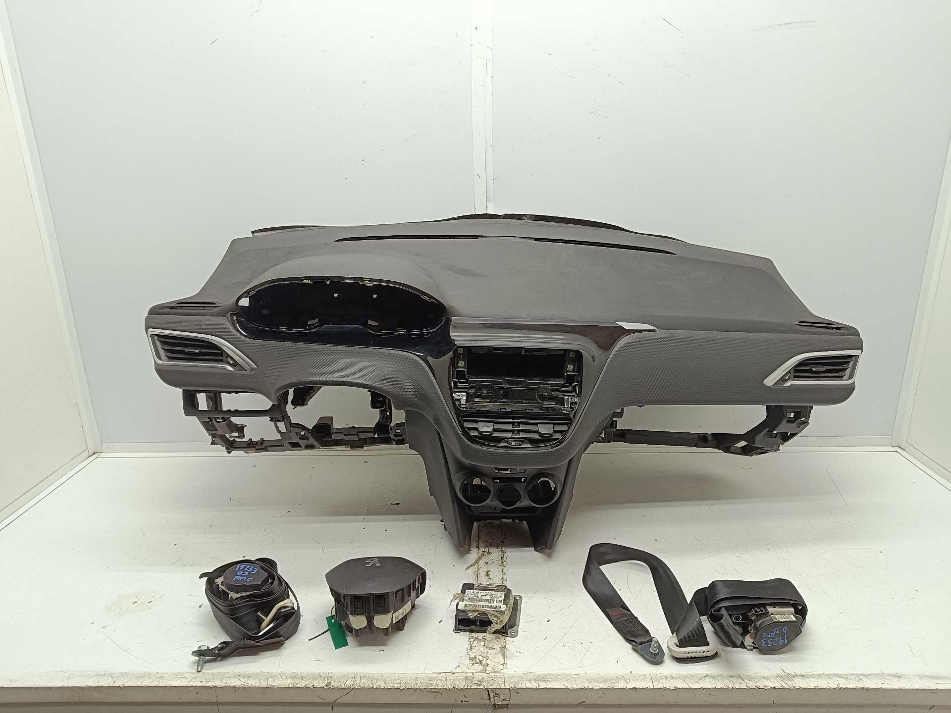Recambio de kit airbag para peugeot 208 style referencia OEM IAM 9812713380 98021008XM 