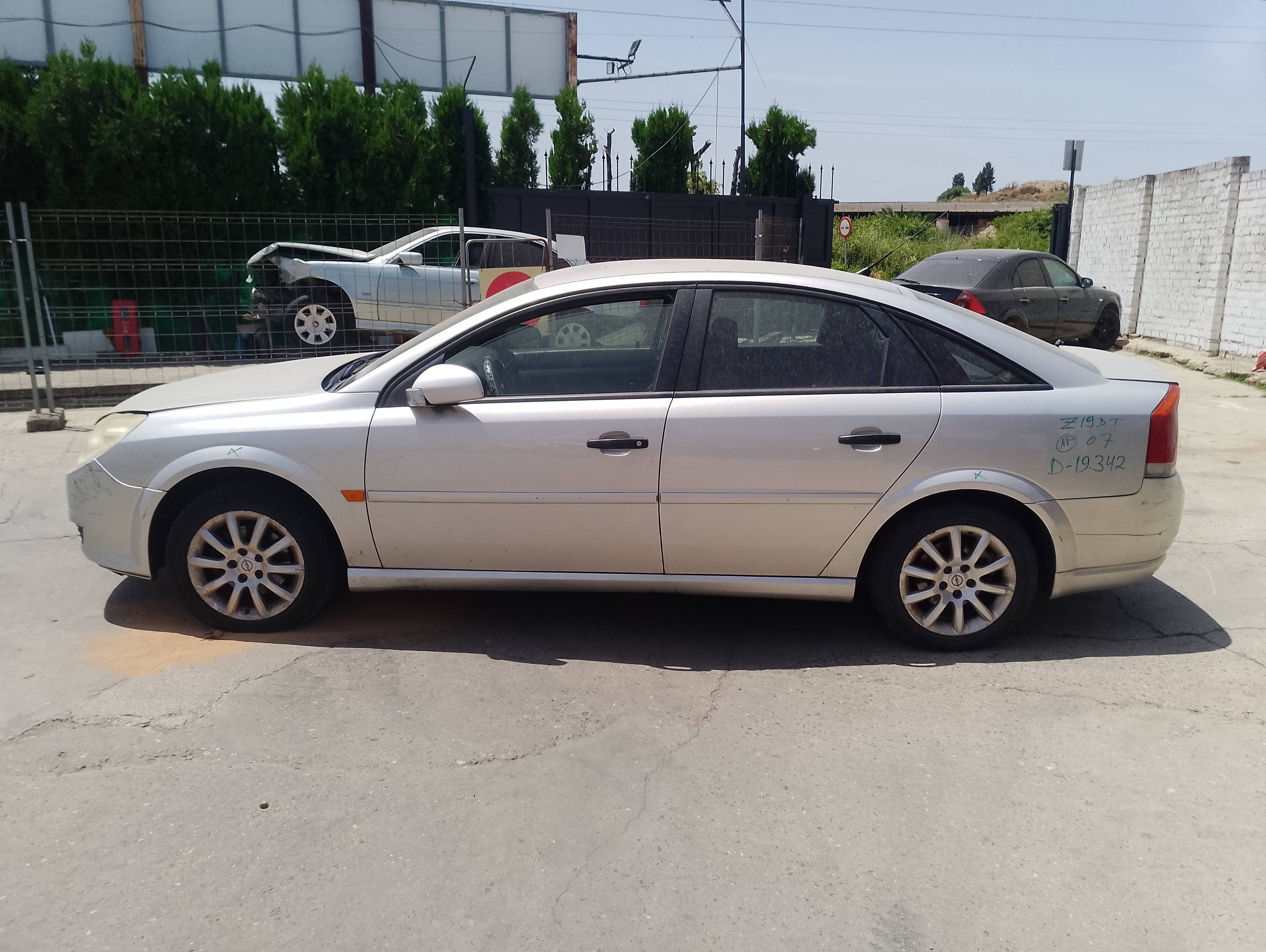 opel vectra c berlina del año 2007