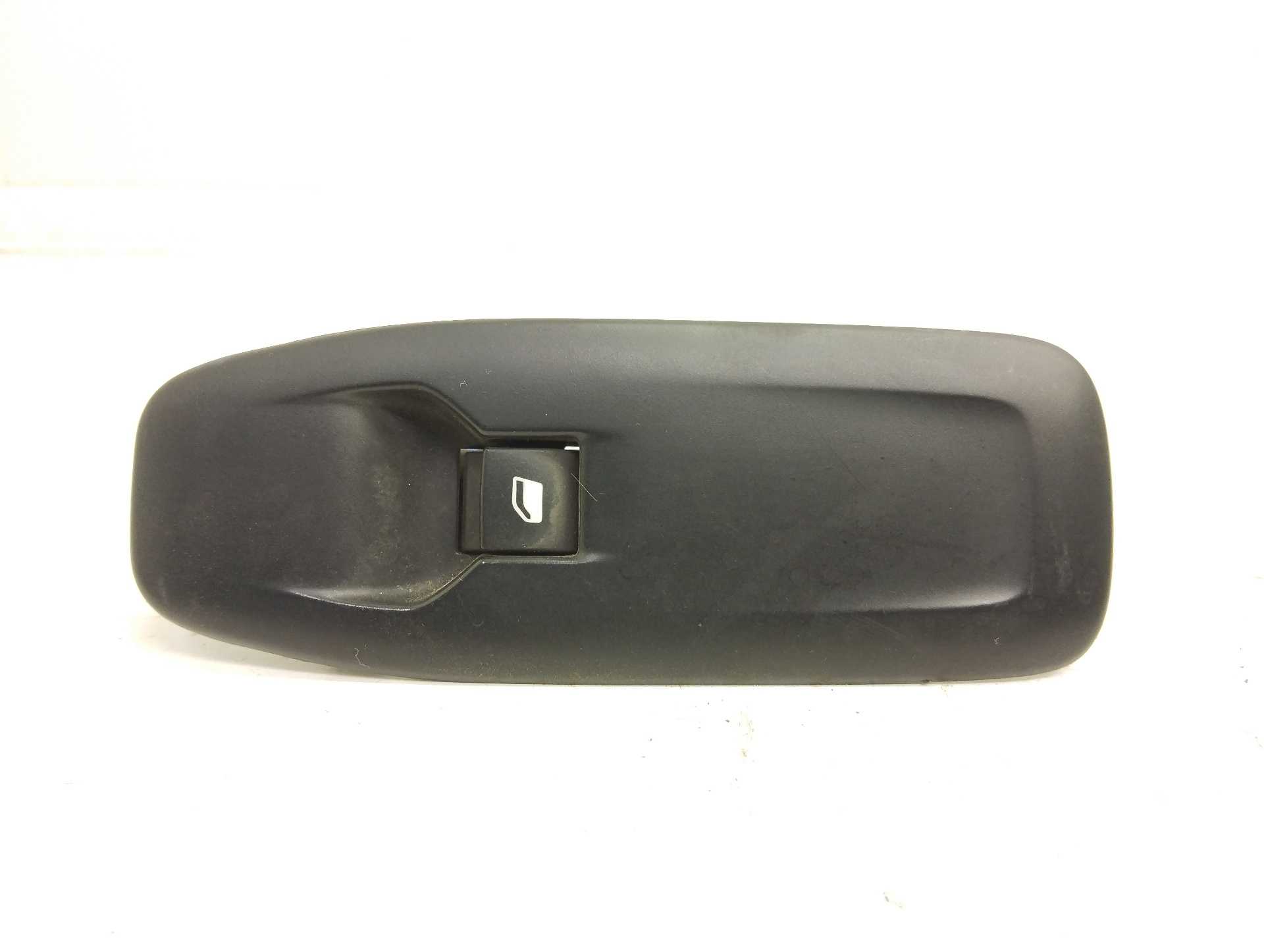 Recambio de mando elevalunas delantero derecho para peugeot 208 style referencia OEM IAM E31435  