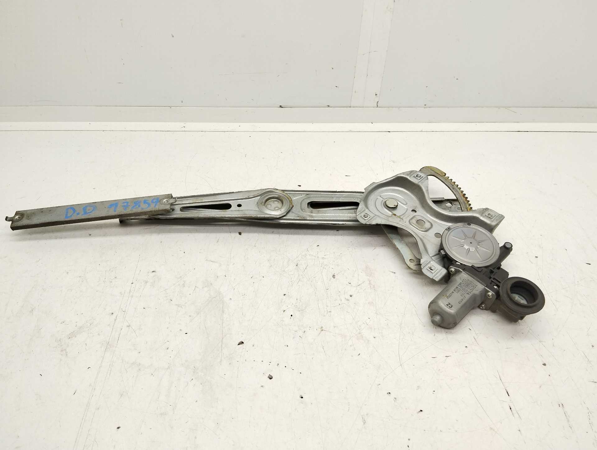 Recambio de elevalunas delantero derecho para toyota yaris active hybrid referencia OEM IAM 857100D100 DENSO 