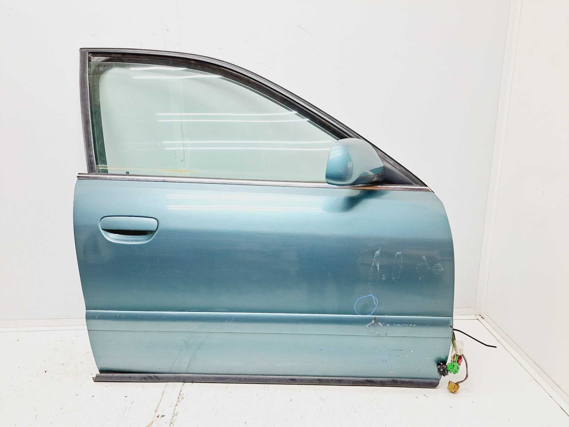 Recambio de puerta delantera derecha para audi a4 berlina (b5) 2.4 referencia OEM IAM   
